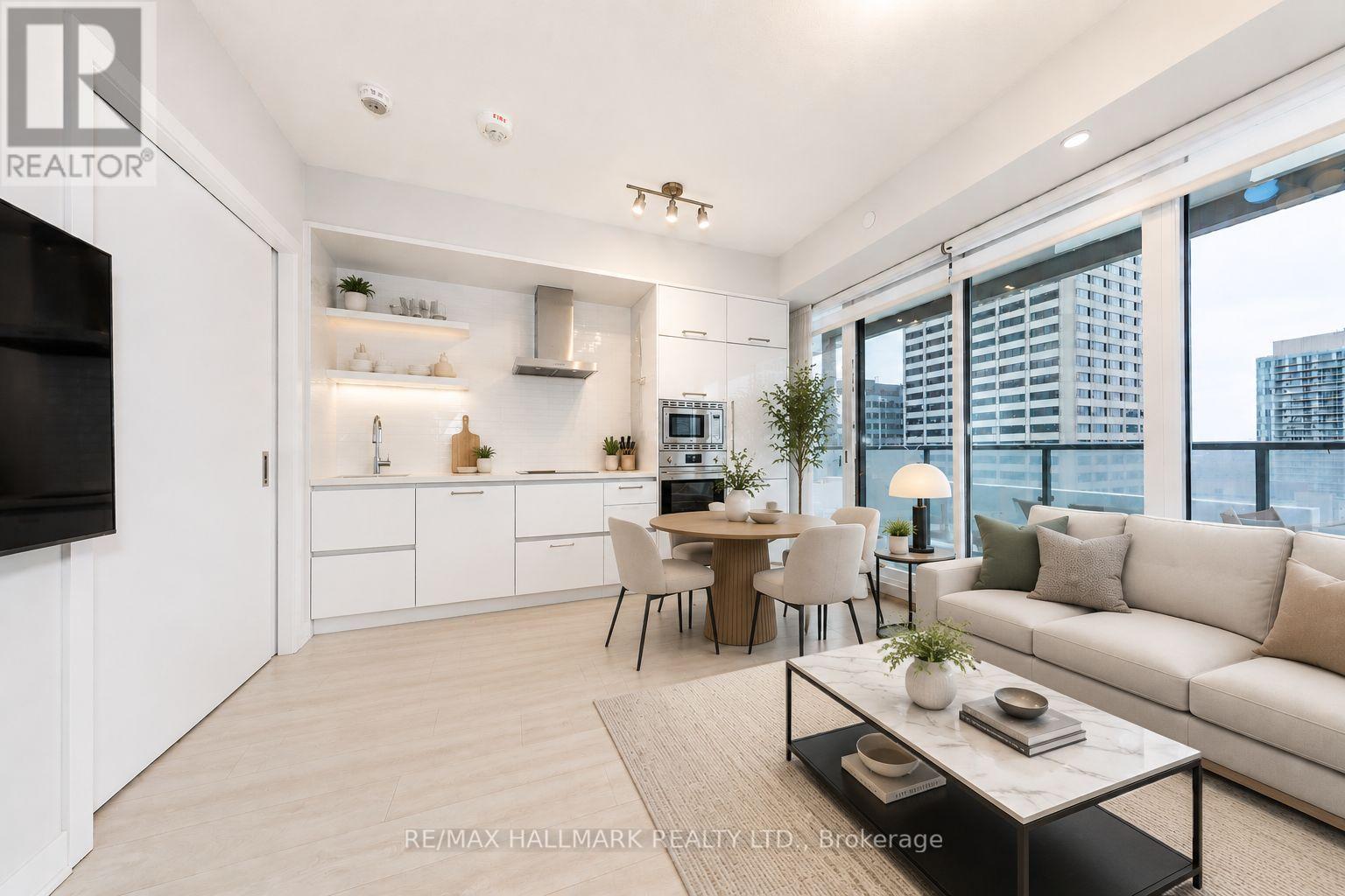 2211 – 2221 YONGE STREET,Toronto (Mount Pleasant West),,
