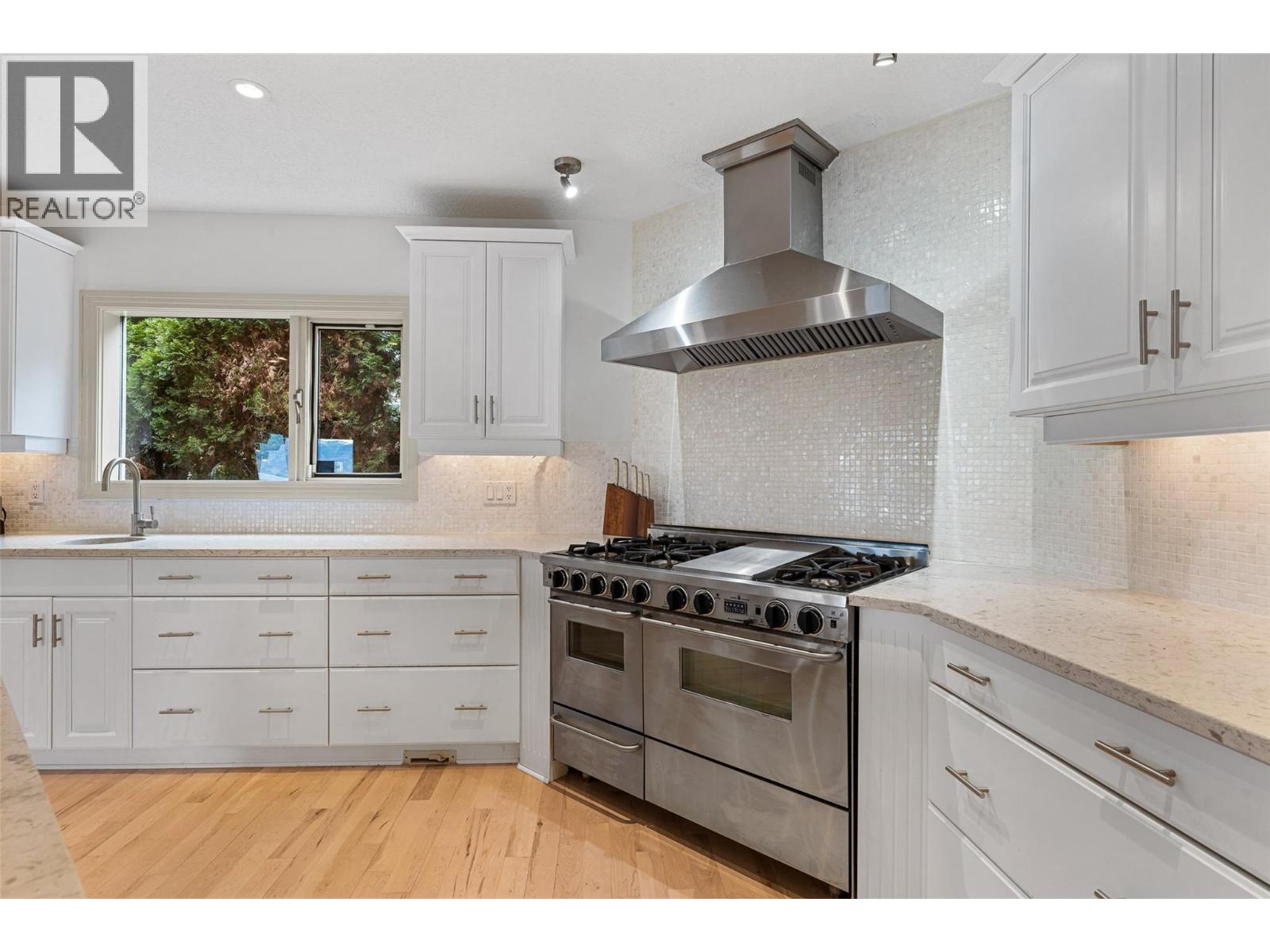 2420 Abbott Street, Kelowna