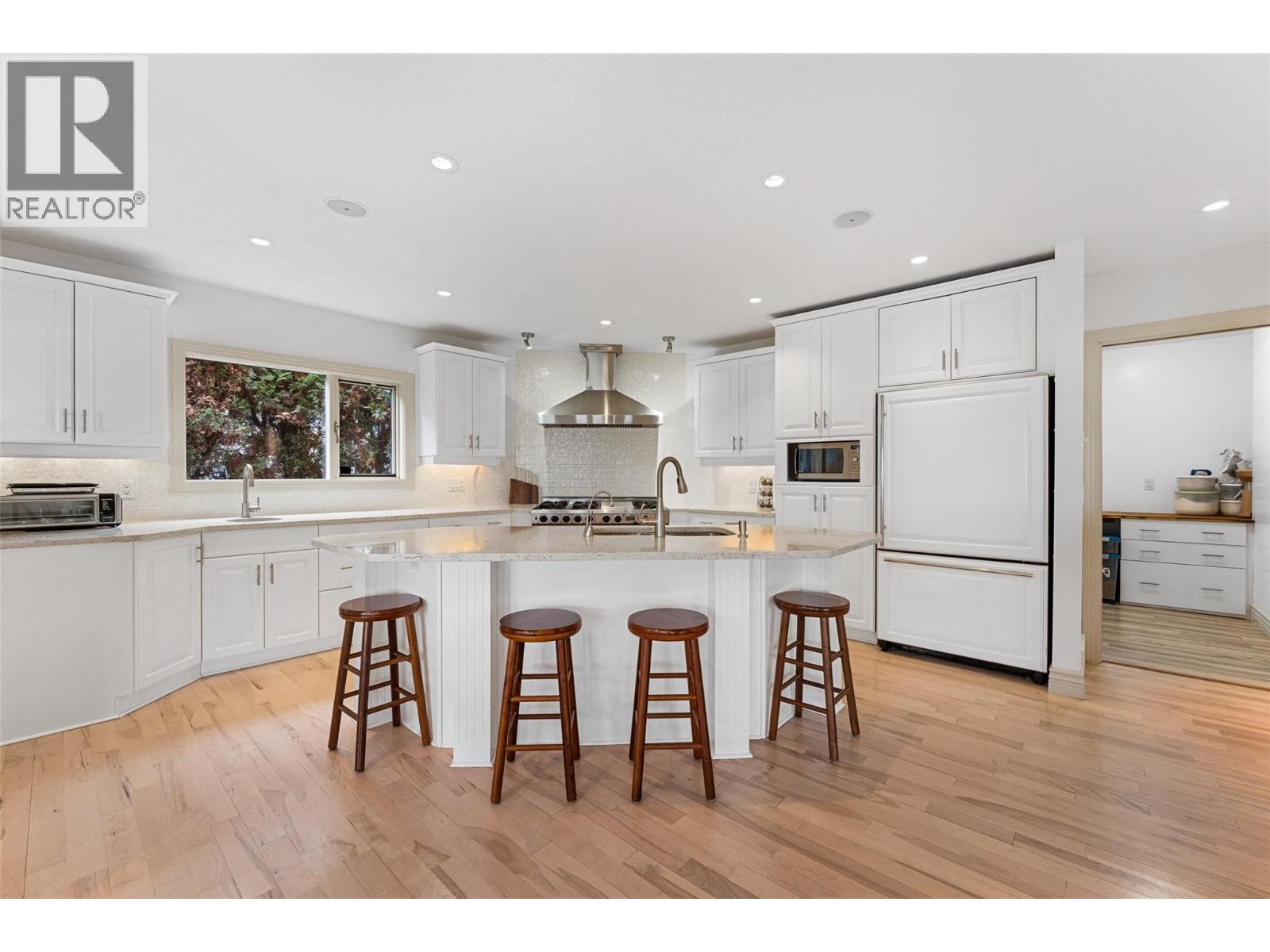 2420 Abbott Street, Kelowna