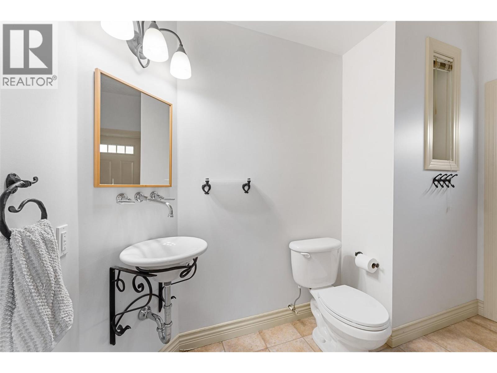 2420 Abbott Street, Kelowna