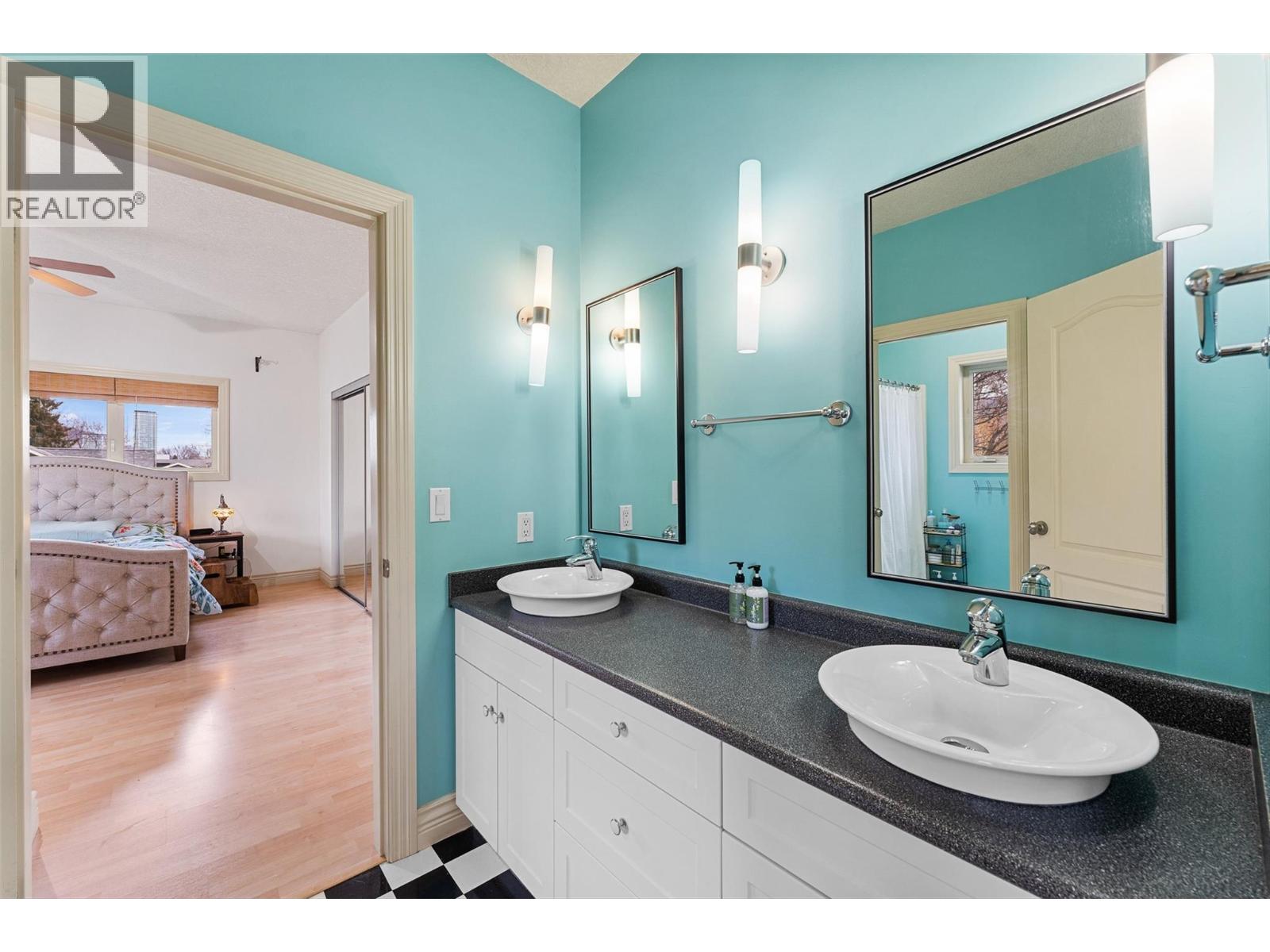 2420 Abbott Street, Kelowna