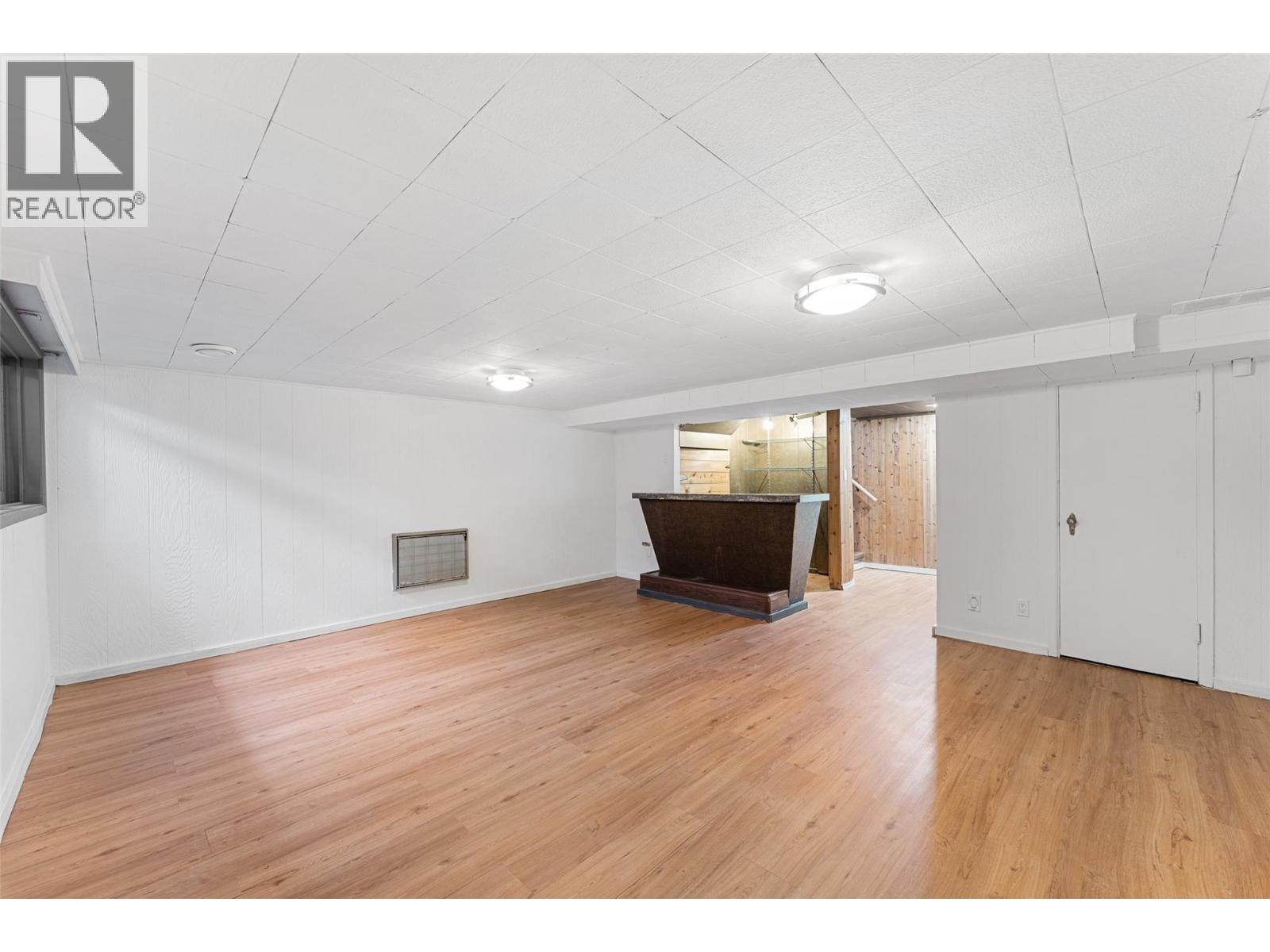 2420 Abbott Street, Kelowna