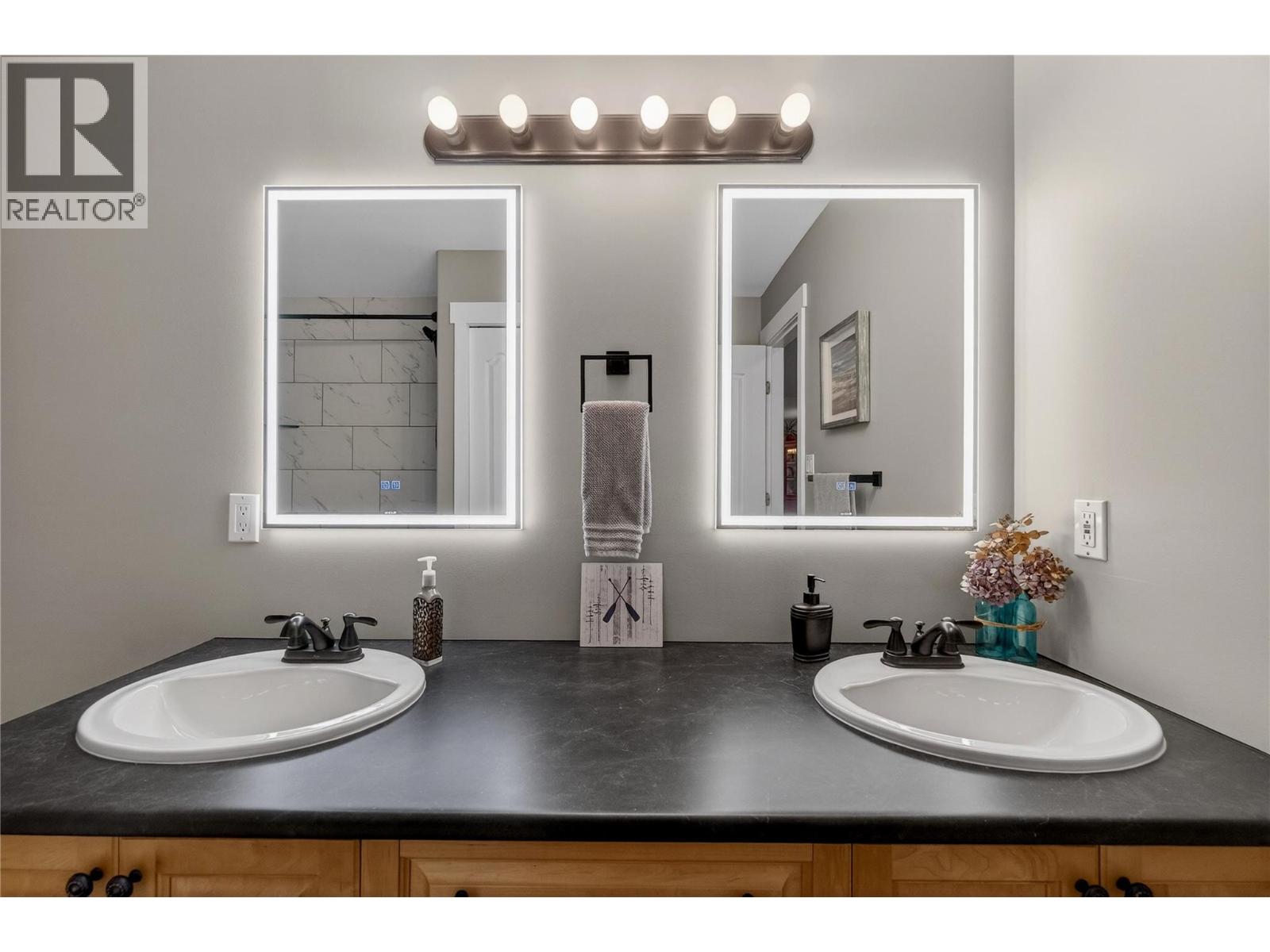 2823 Rose Dale Place, Blind Bay