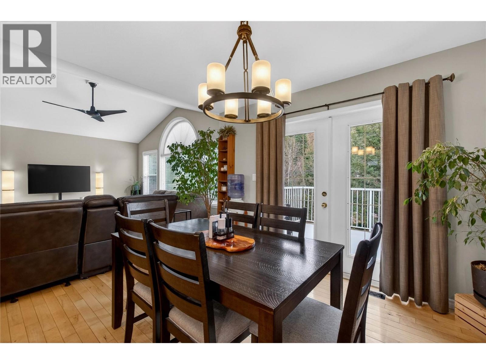 2823 Rose Dale Place, Blind Bay