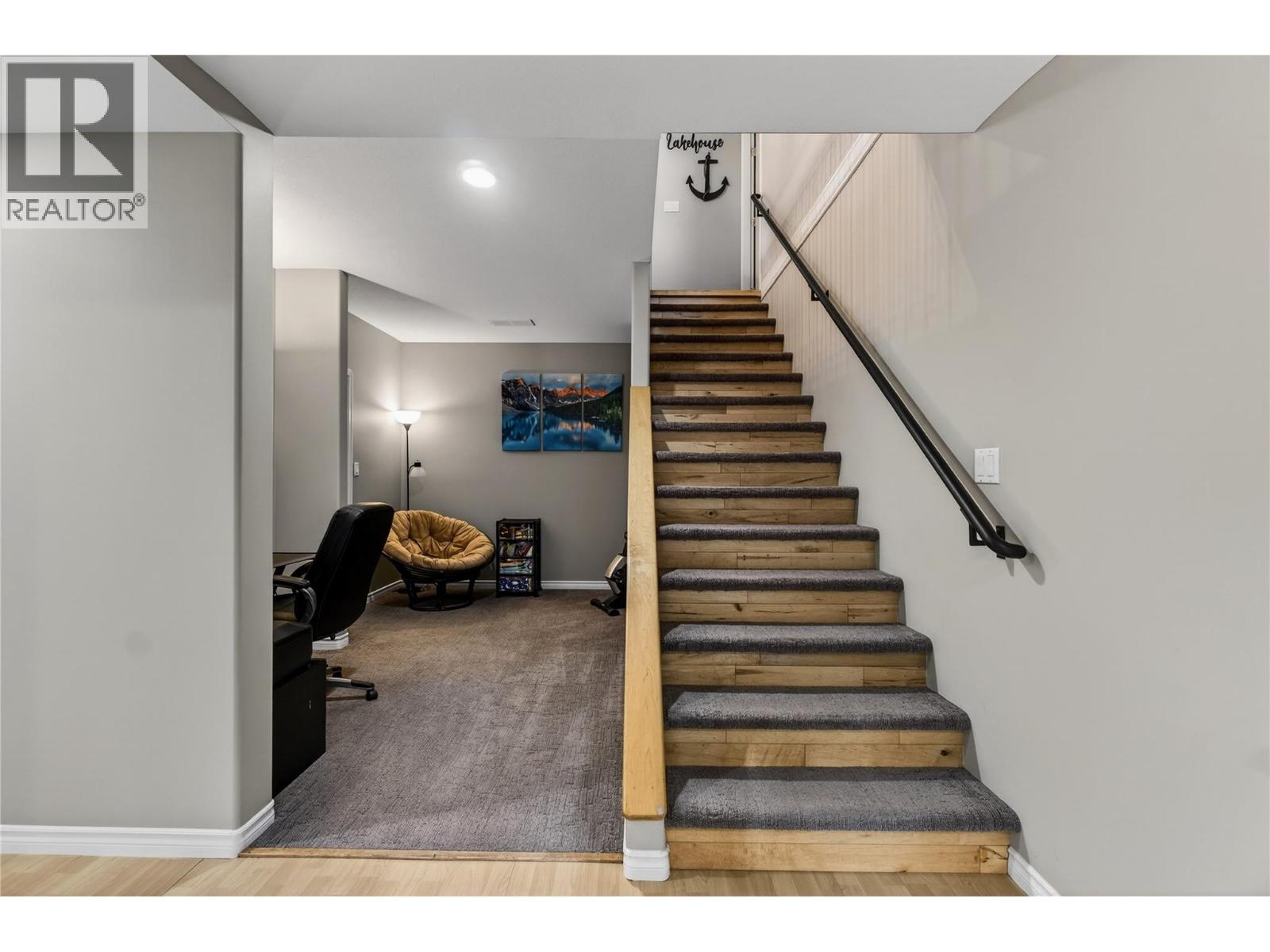 2823 Rose Dale Place, Blind Bay