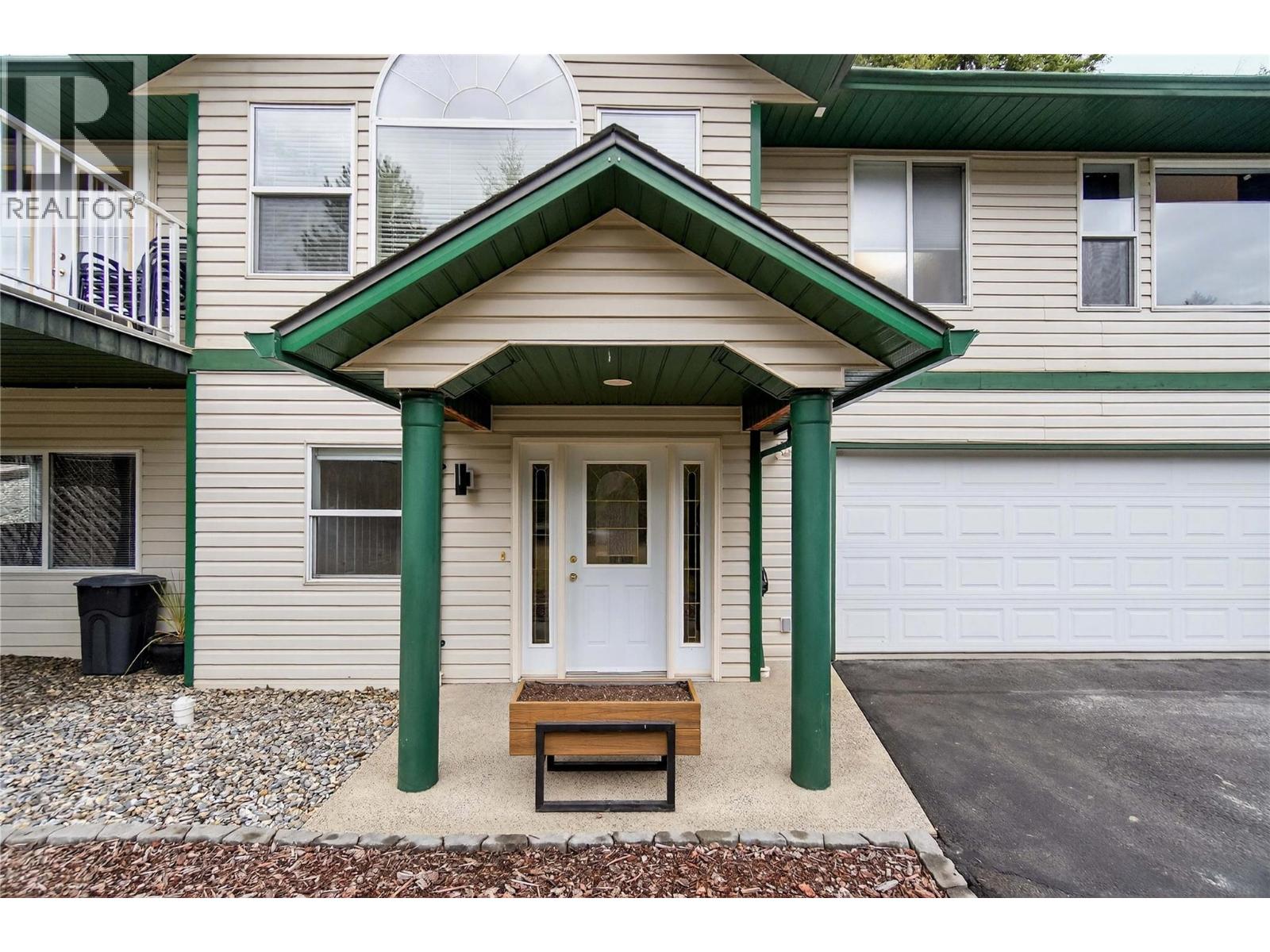 2823 Rose Dale Place, Blind Bay