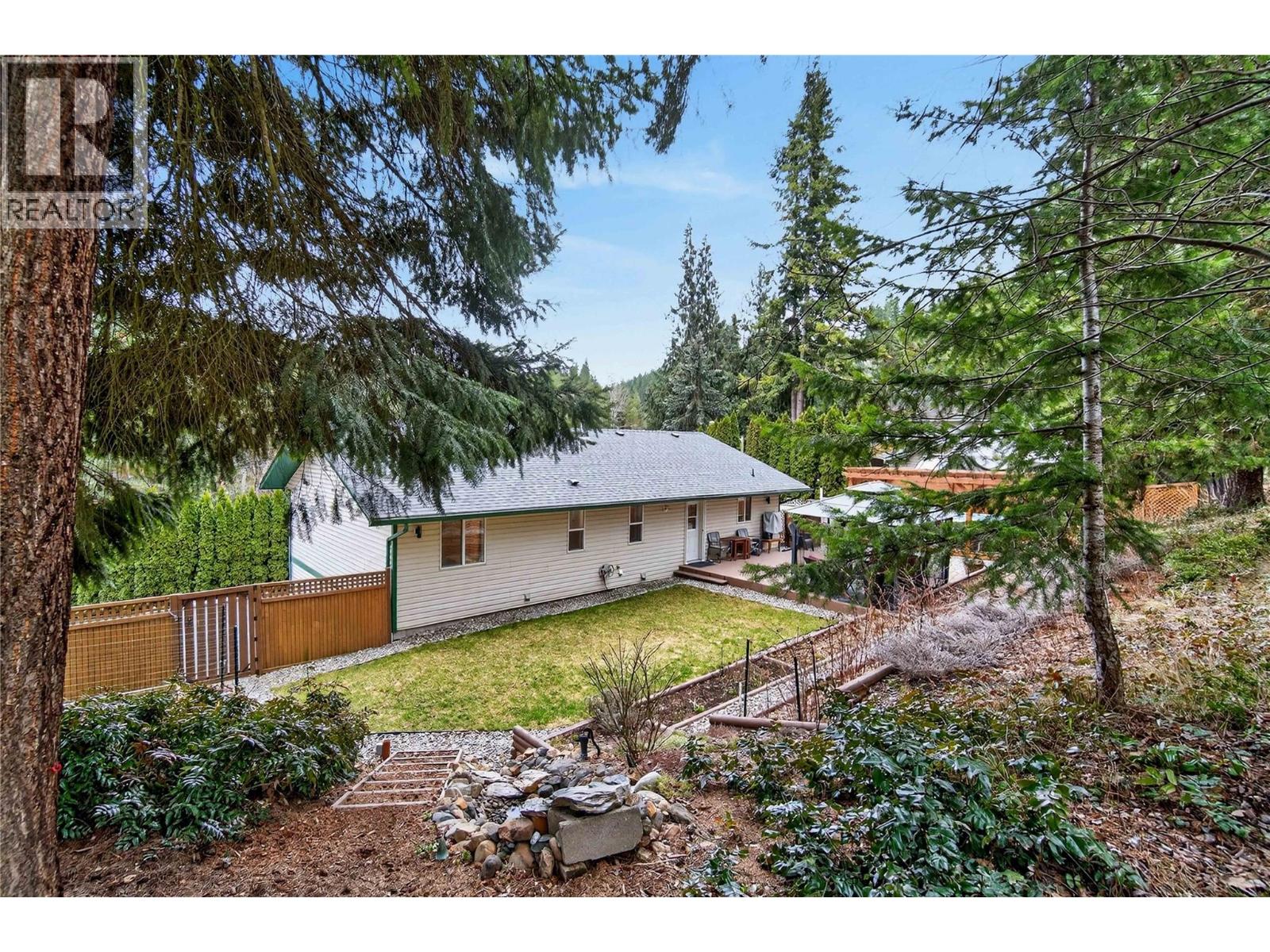 2823 Rose Dale Place, Blind Bay