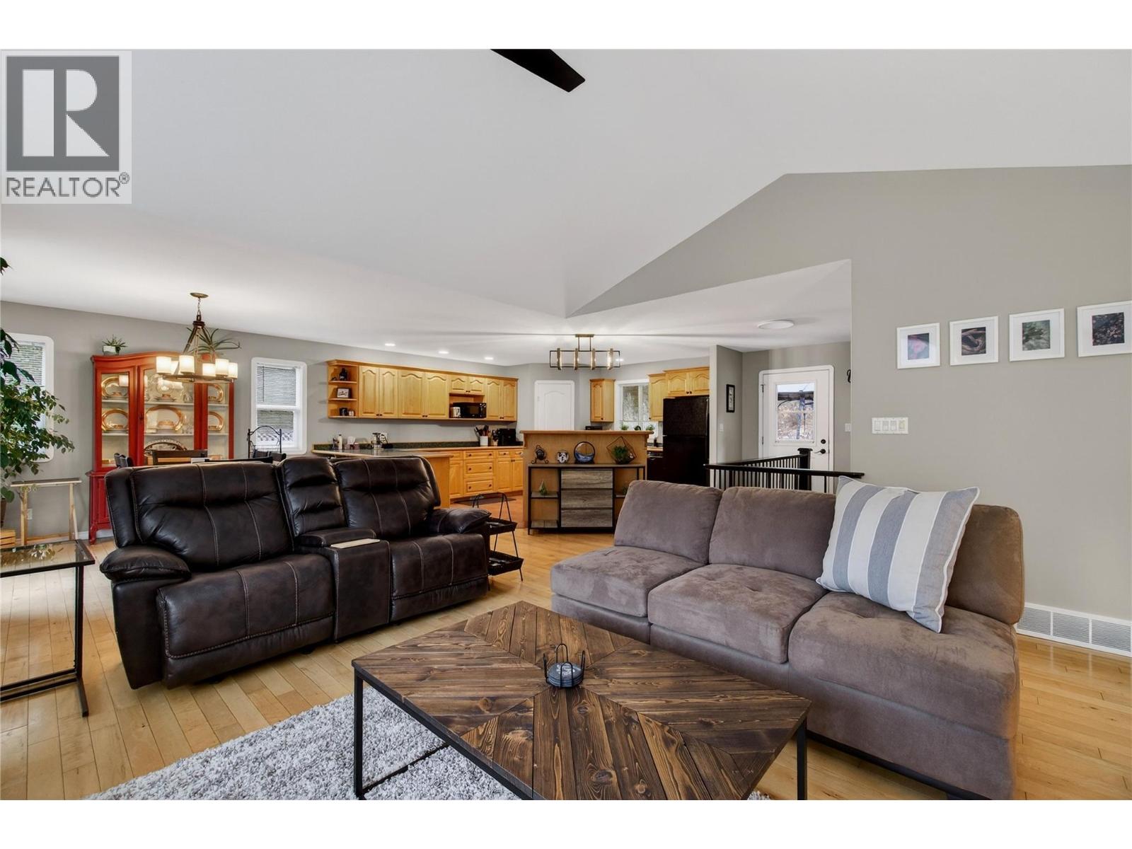 2823 Rose Dale Place, Blind Bay