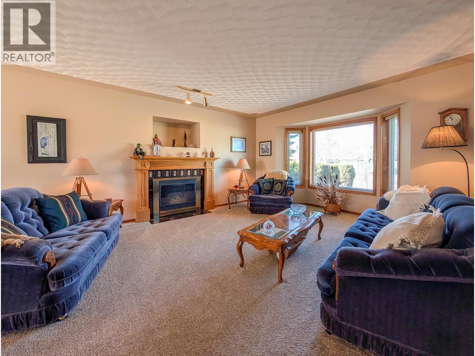 400 ALWARD STREET - 11