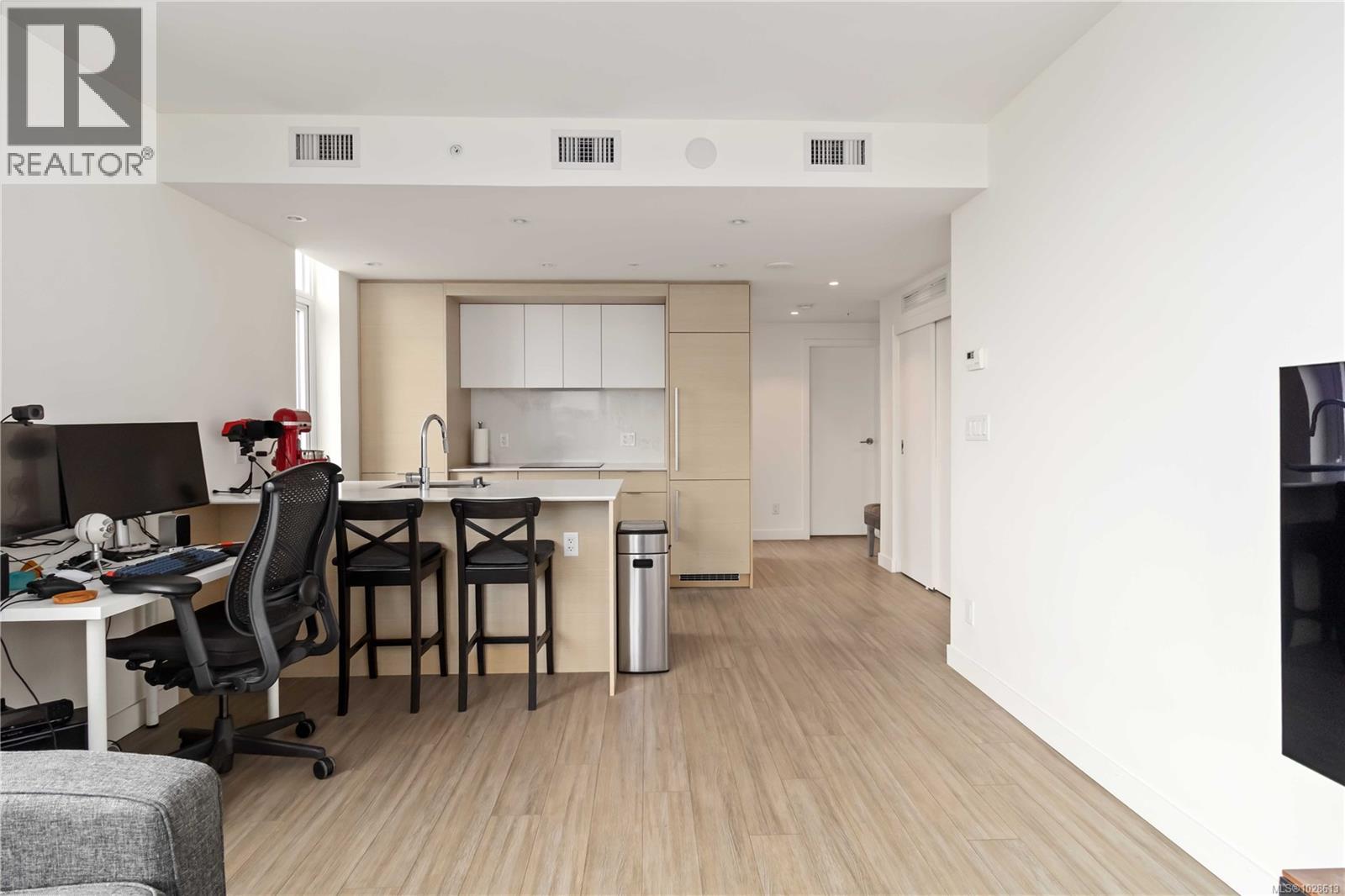 #1206 848 Yates St - 10