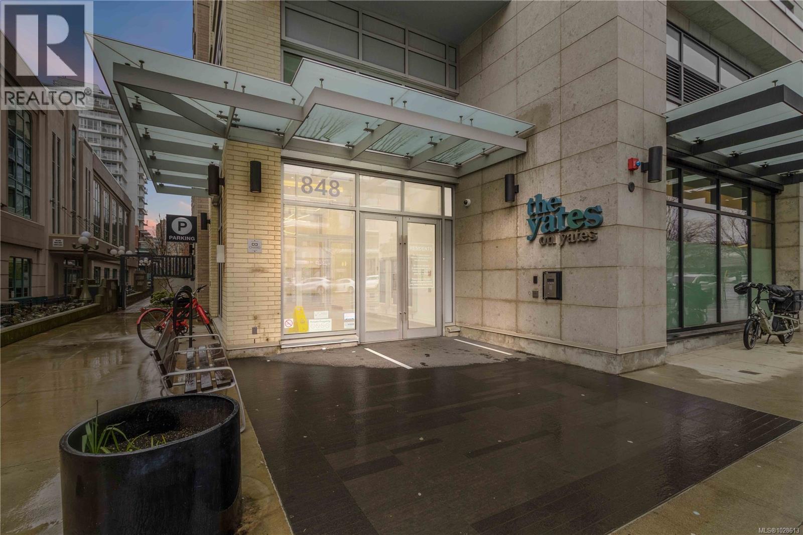 #1206 848 Yates St - 2