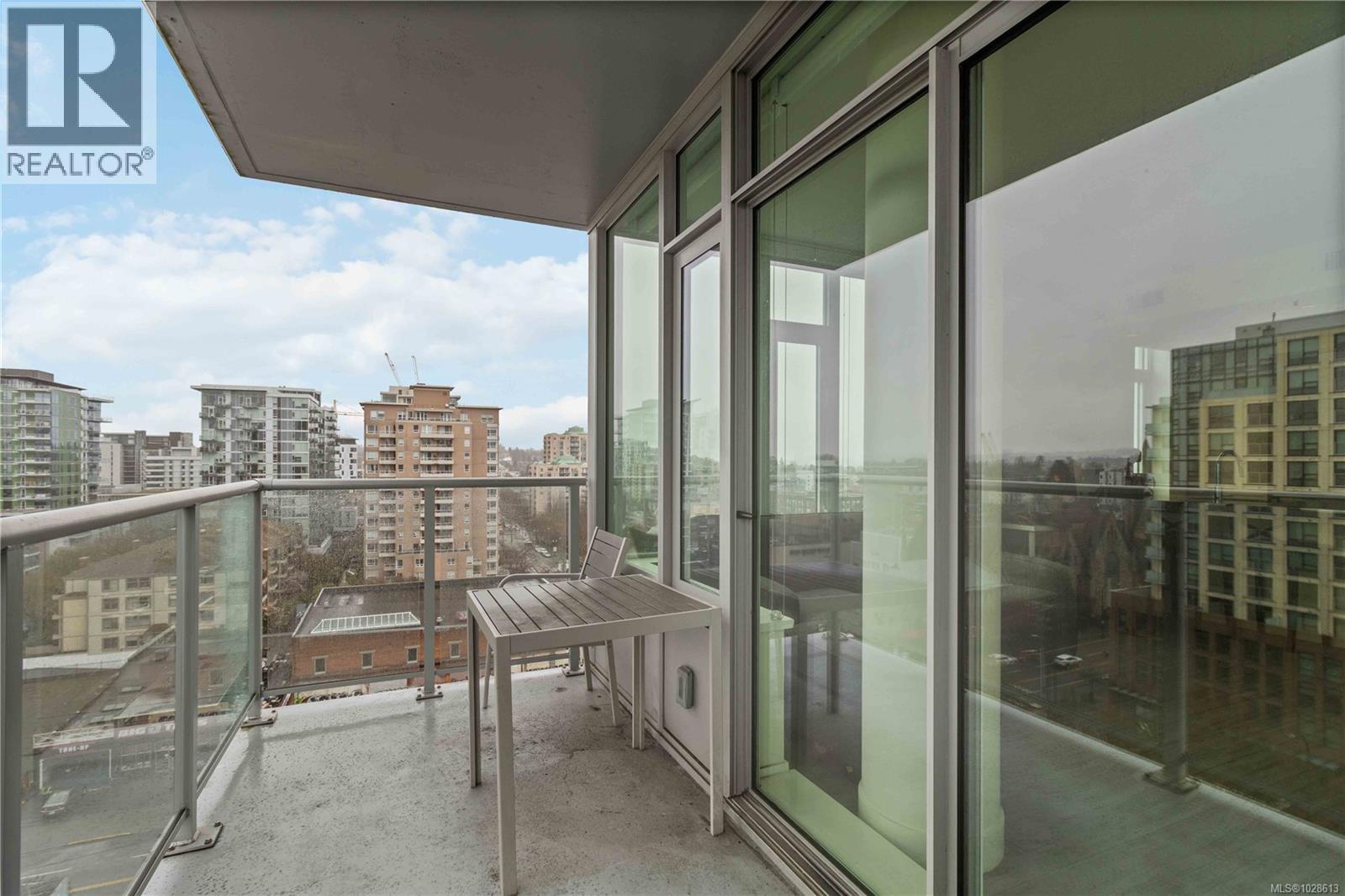 #1206 848 YATES ST - 24