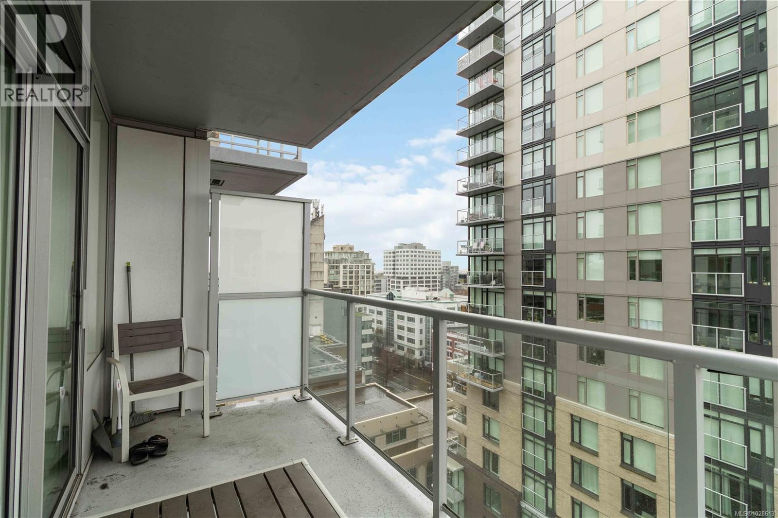 #1206 848 YATES ST - 25