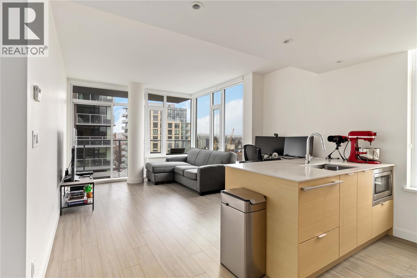 #1206 848 Yates St - 6