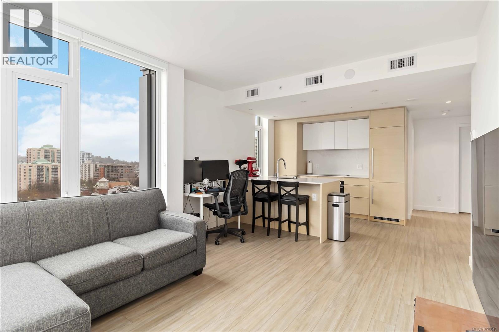 #1206 848 Yates St - 9