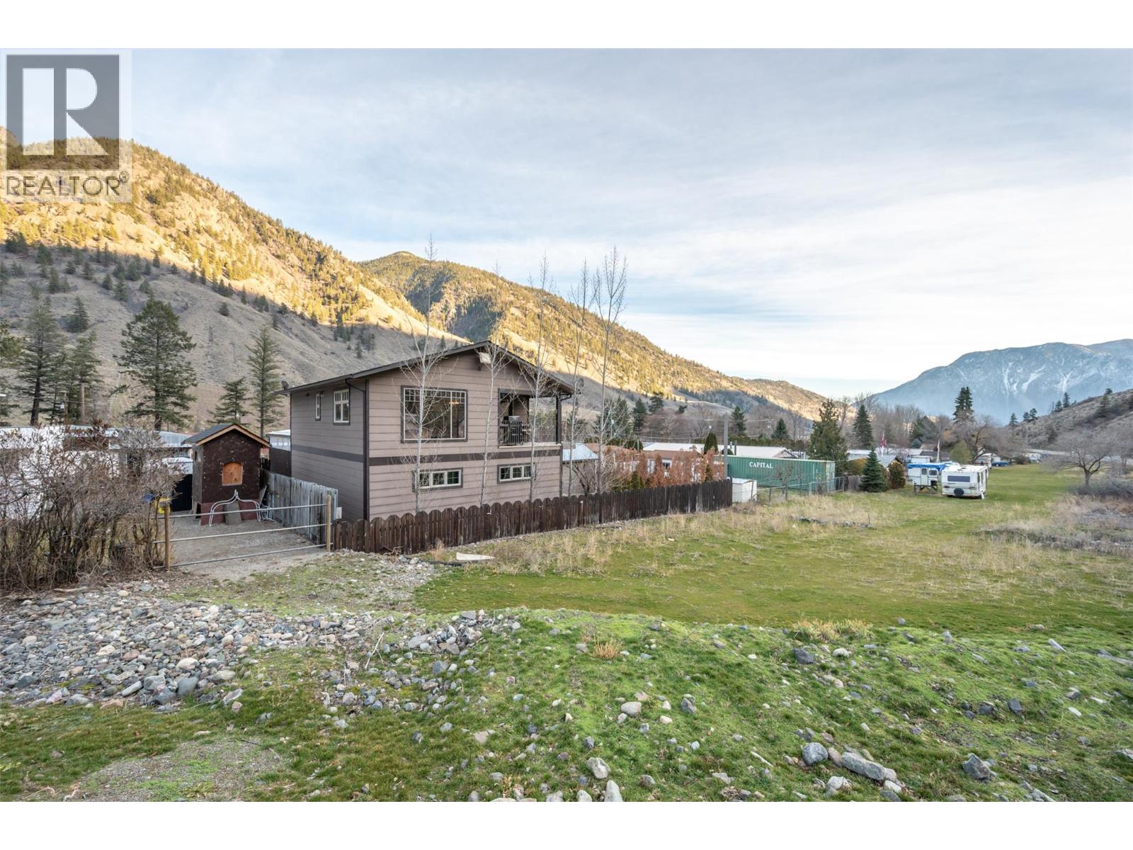 1436 MAIN Street, Keremeos