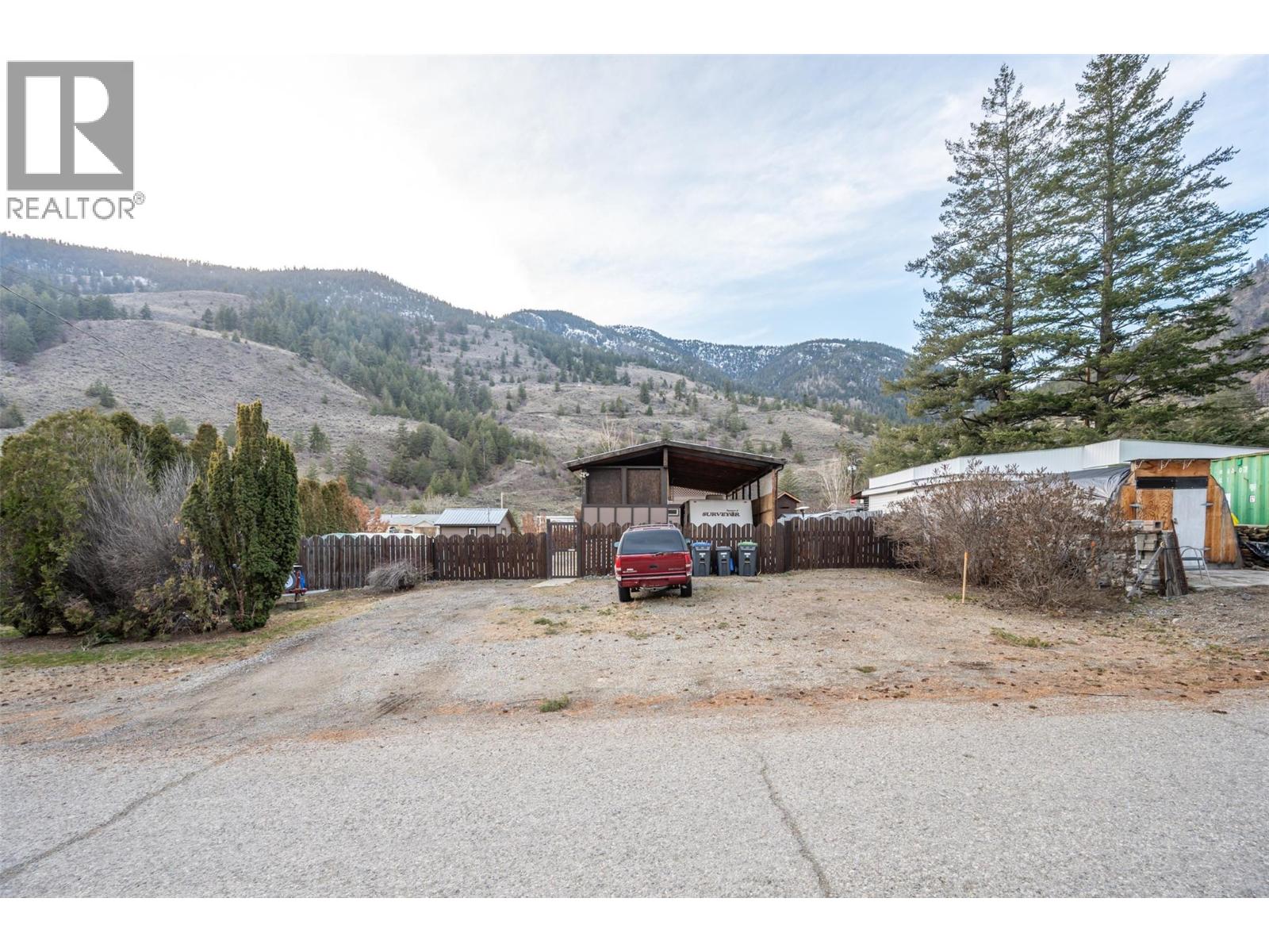 1436 MAIN Street, Keremeos