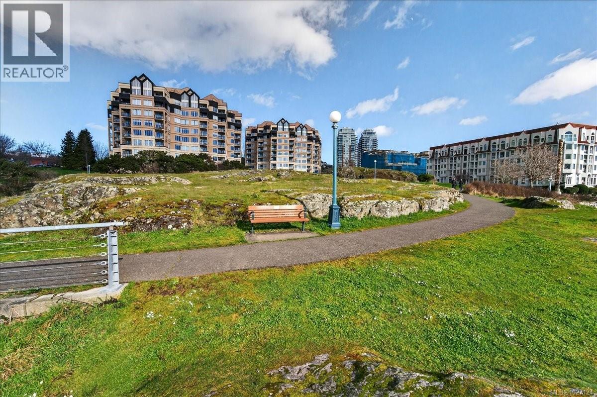 #302 1000 ESQUIMALT RD - 37