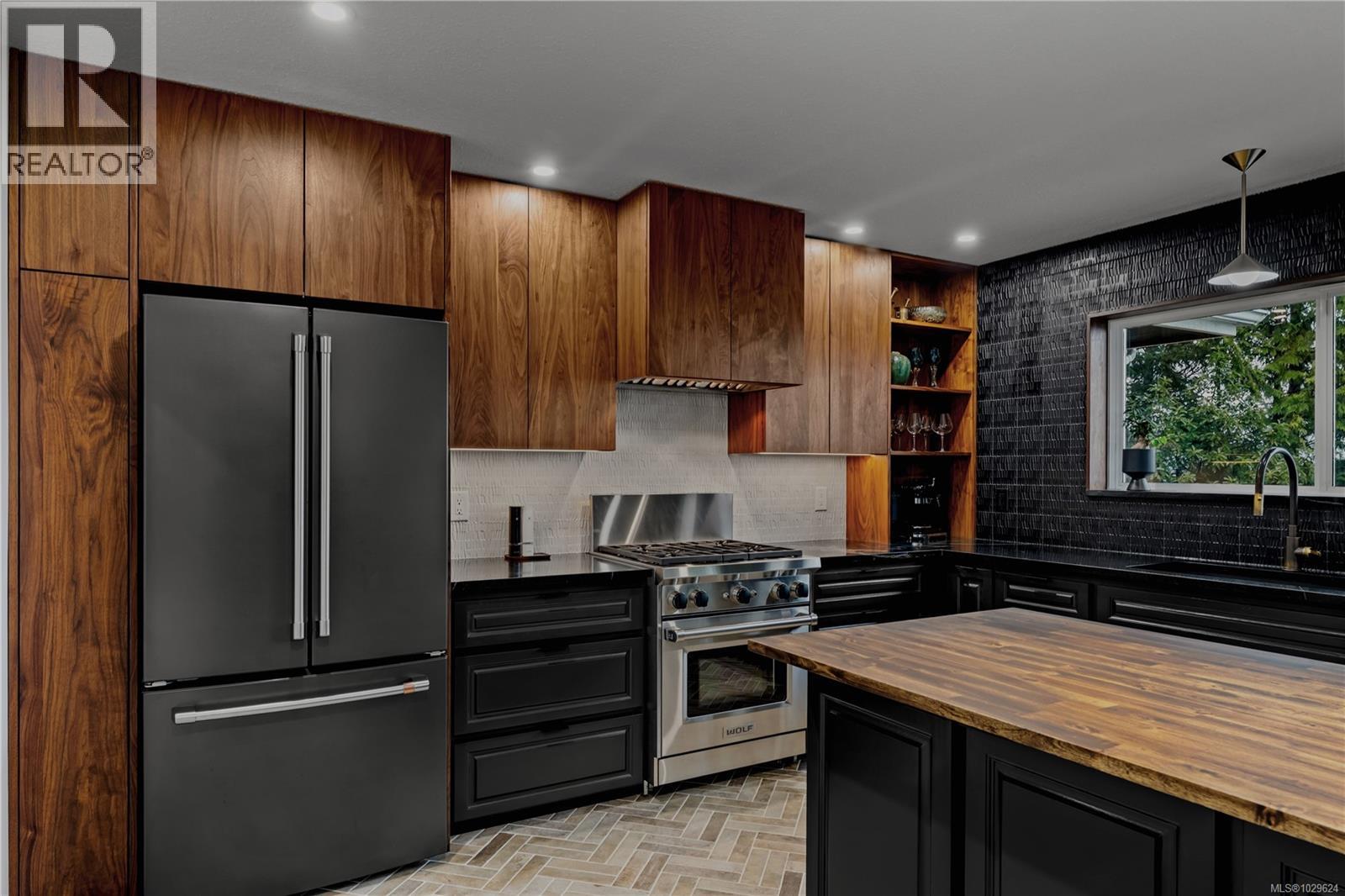 765 Horseshoe Rd - 4