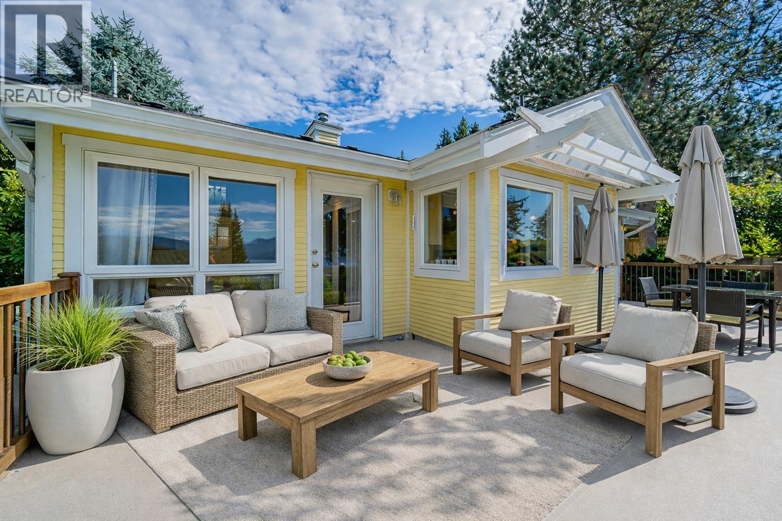 6245 NELSON AVENUE, West Vancouver