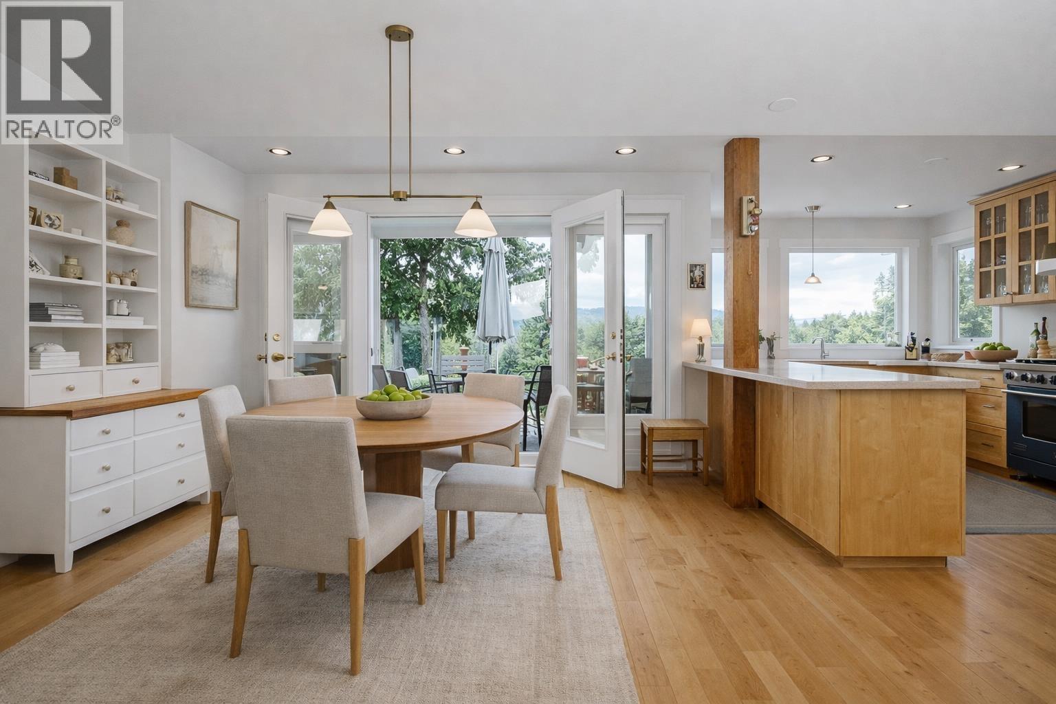 6245 NELSON AVENUE, West Vancouver