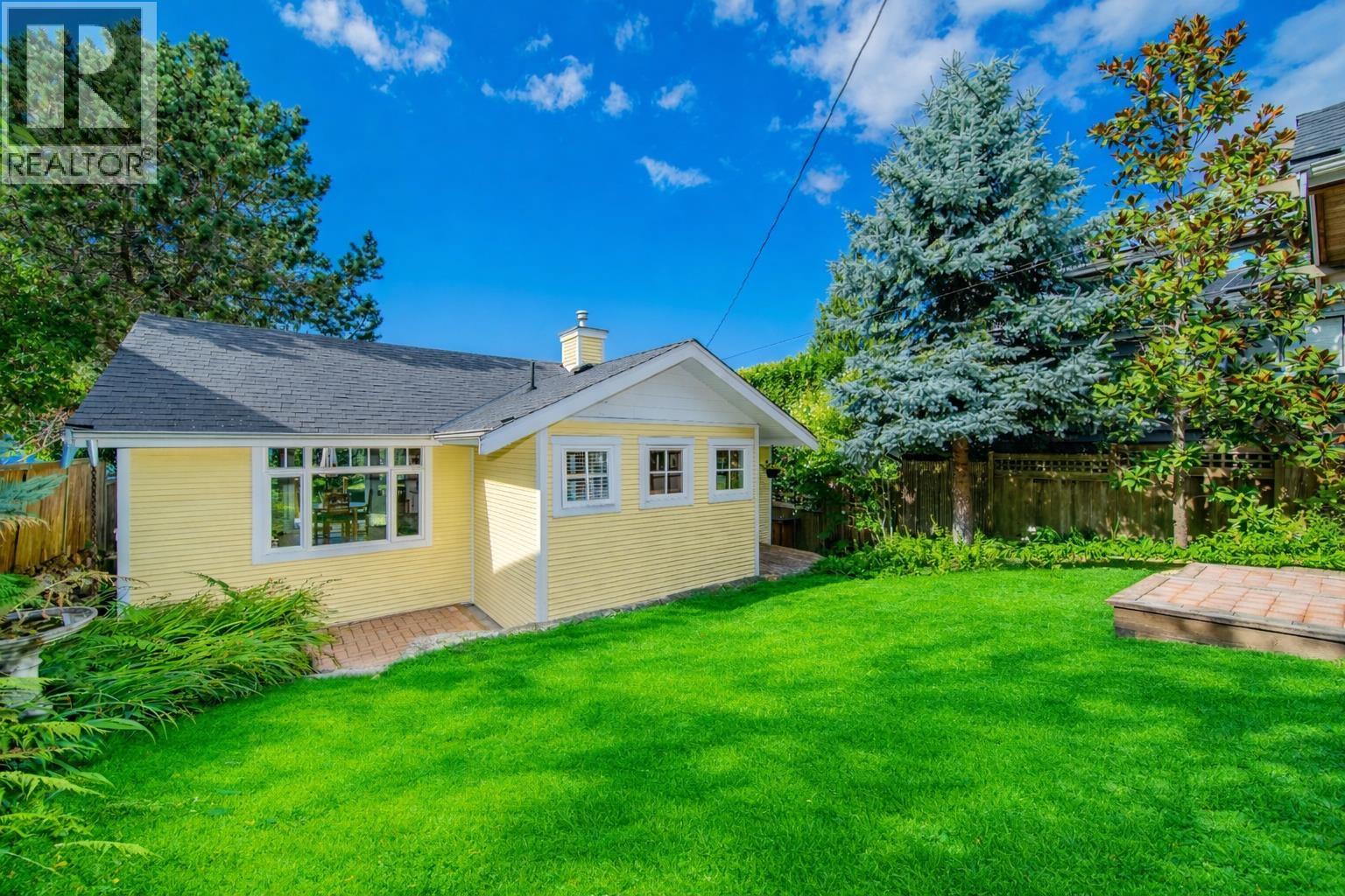 6245 NELSON AVENUE, West Vancouver