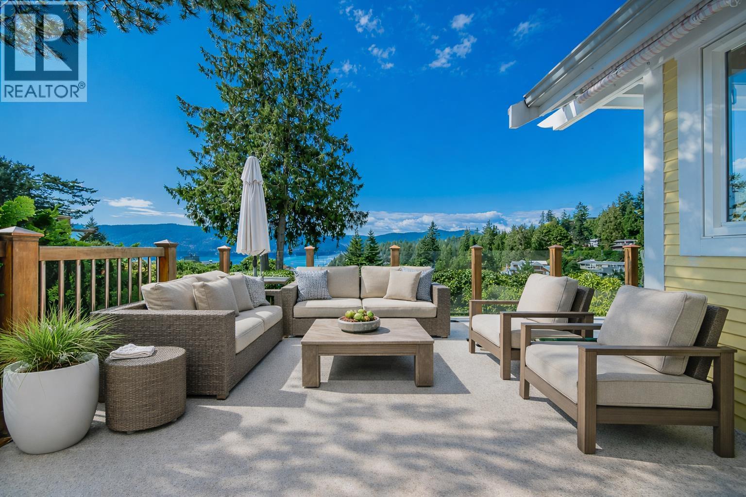 6245 NELSON AVENUE, West Vancouver