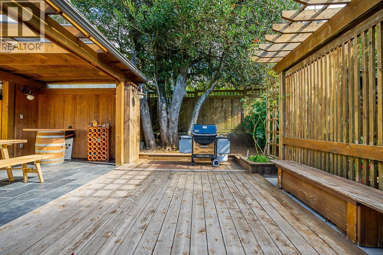 6245 NELSON AVENUE, West Vancouver