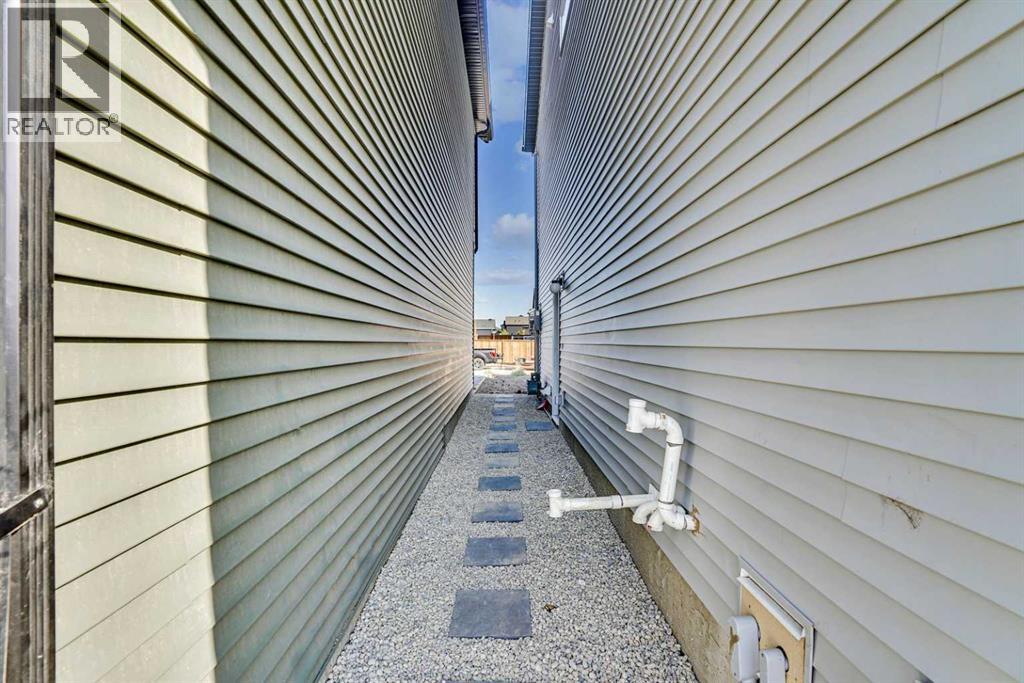 Single Family House for Sale in  Savoy Landing SE Rangeview Calgary 