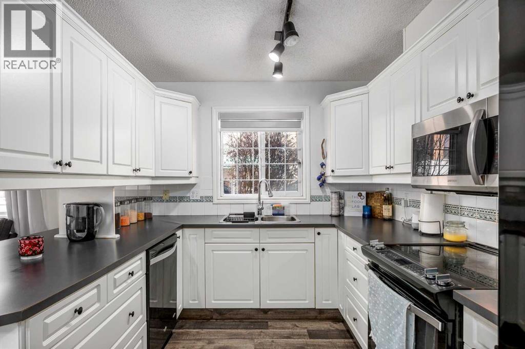 Single Family House for Sale in    Avenue SW Downtown Commercial Core Calgary 