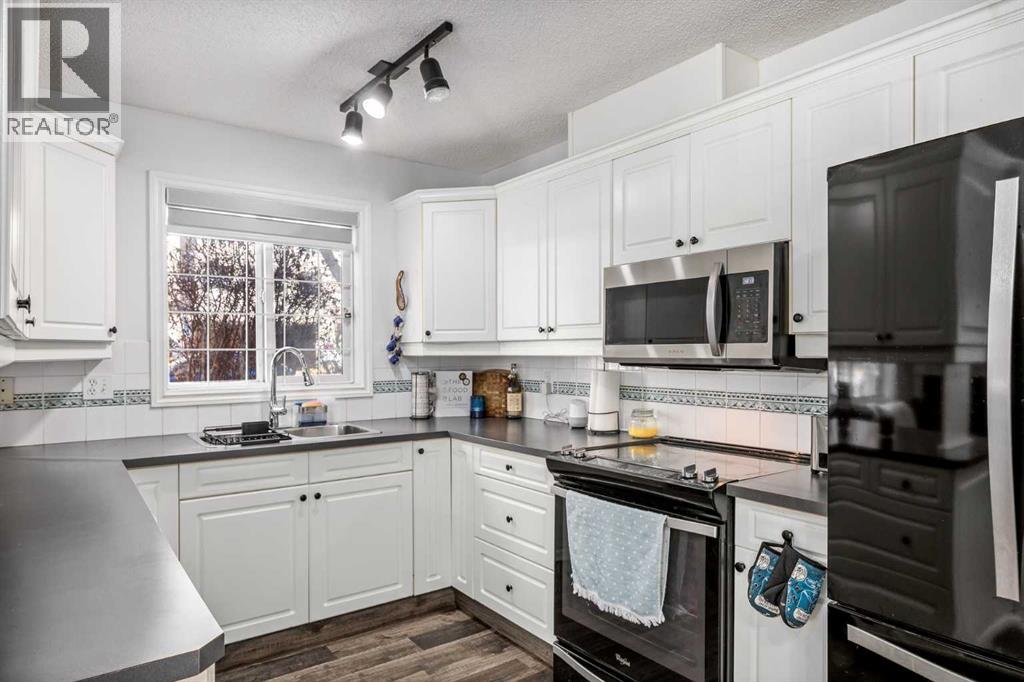 Single Family House for Sale in    Avenue SW Downtown Commercial Core Calgary 