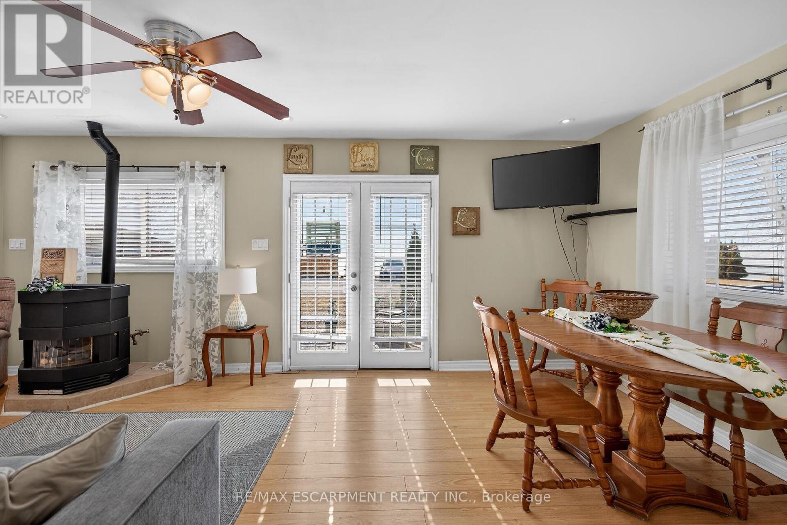 87 LAKESHORE ROAD - 15