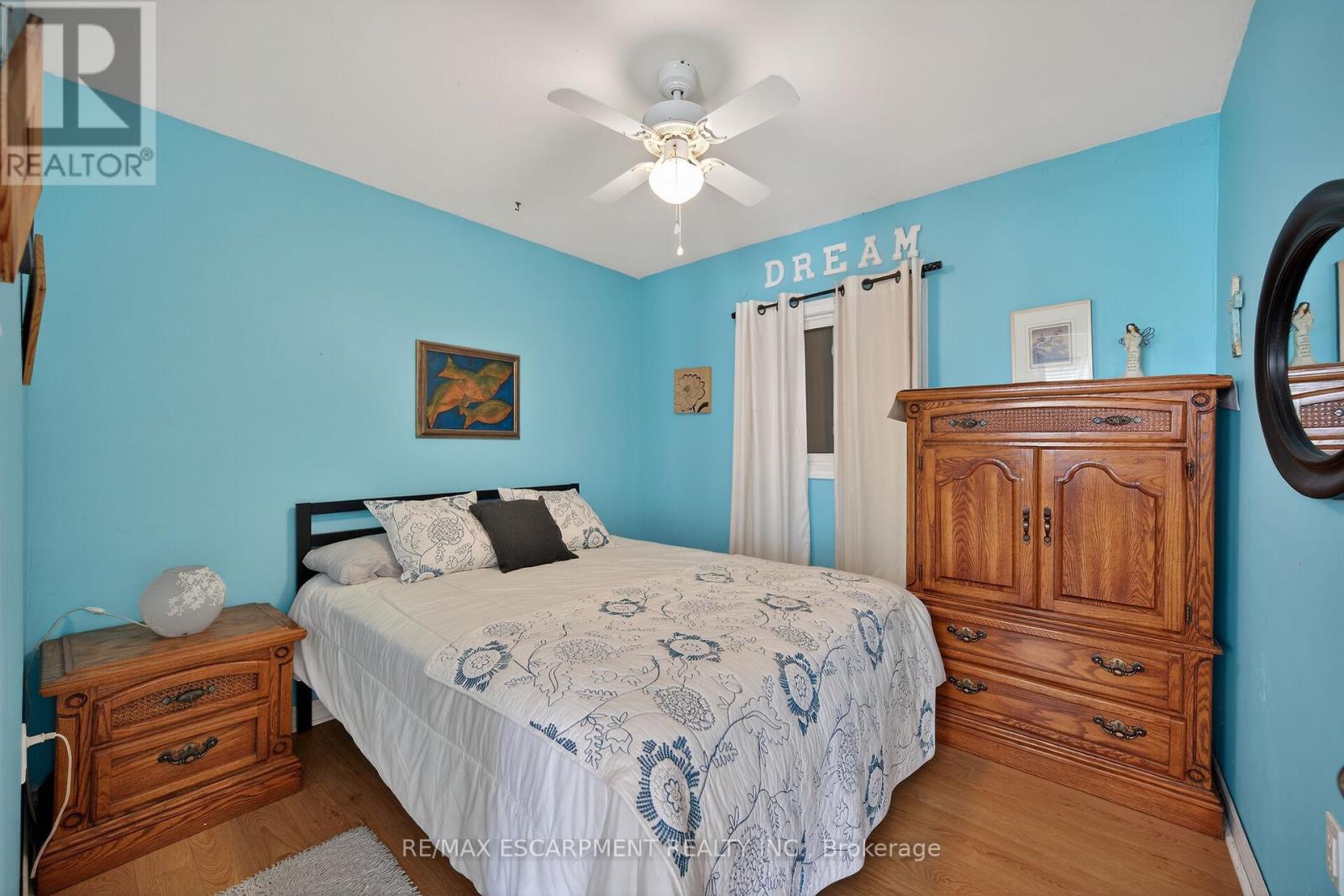 87 LAKESHORE ROAD - 22