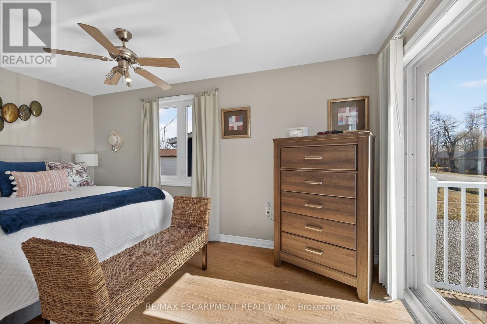 87 LAKESHORE ROAD - 23