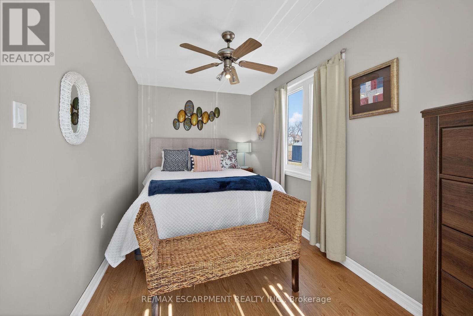 87 LAKESHORE ROAD - 25