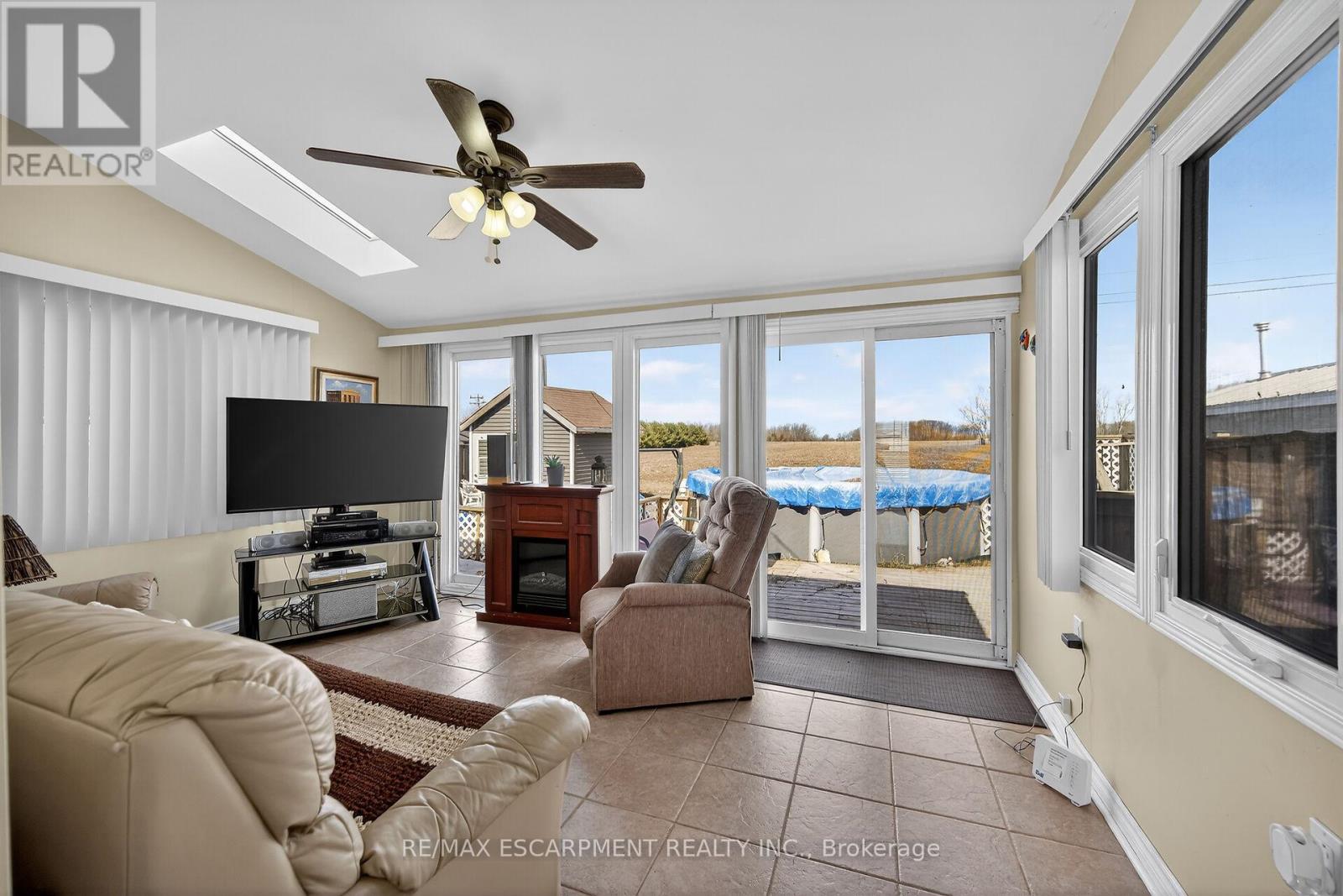 87 LAKESHORE ROAD - 26