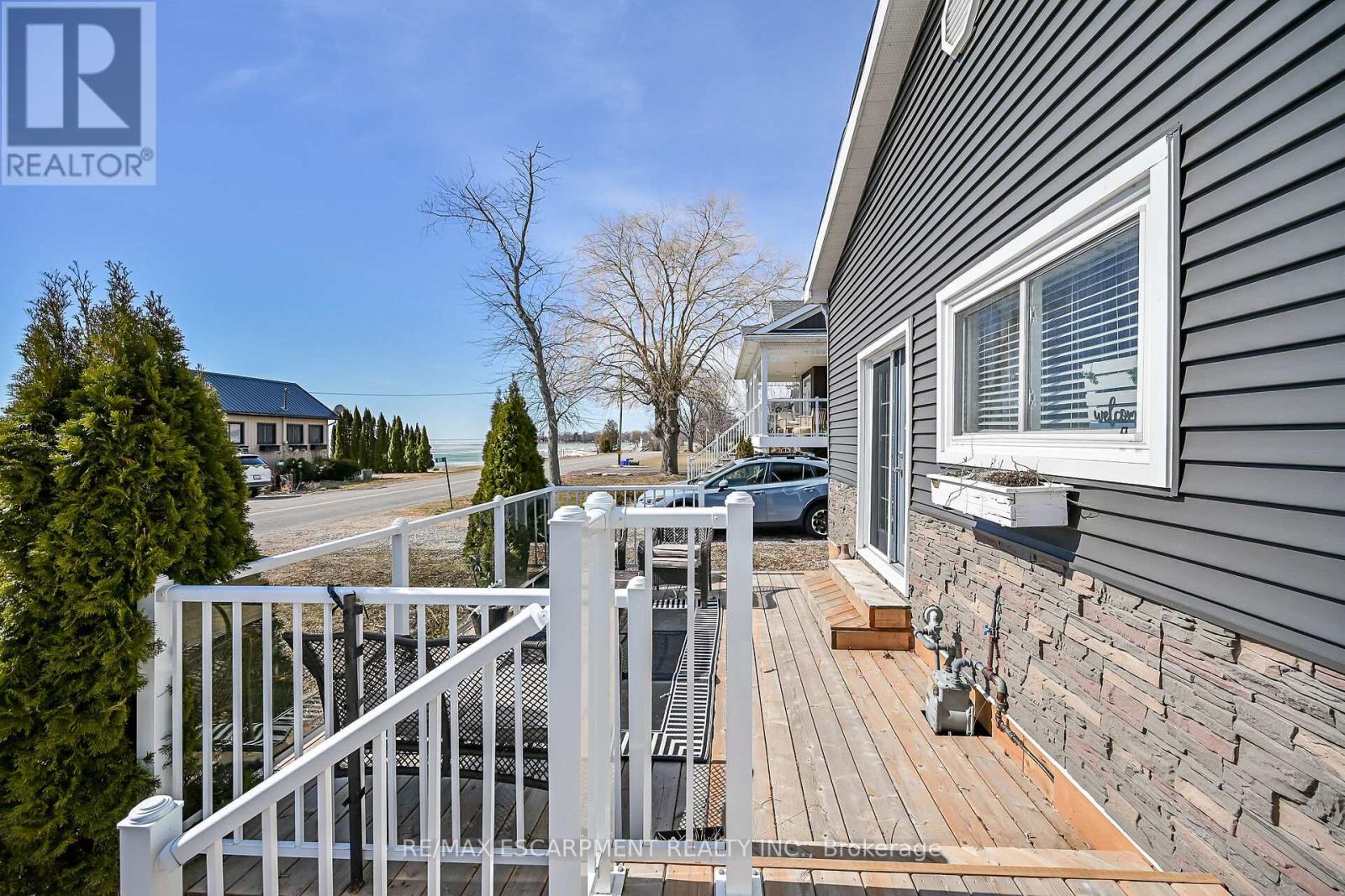 87 LAKESHORE ROAD - 3