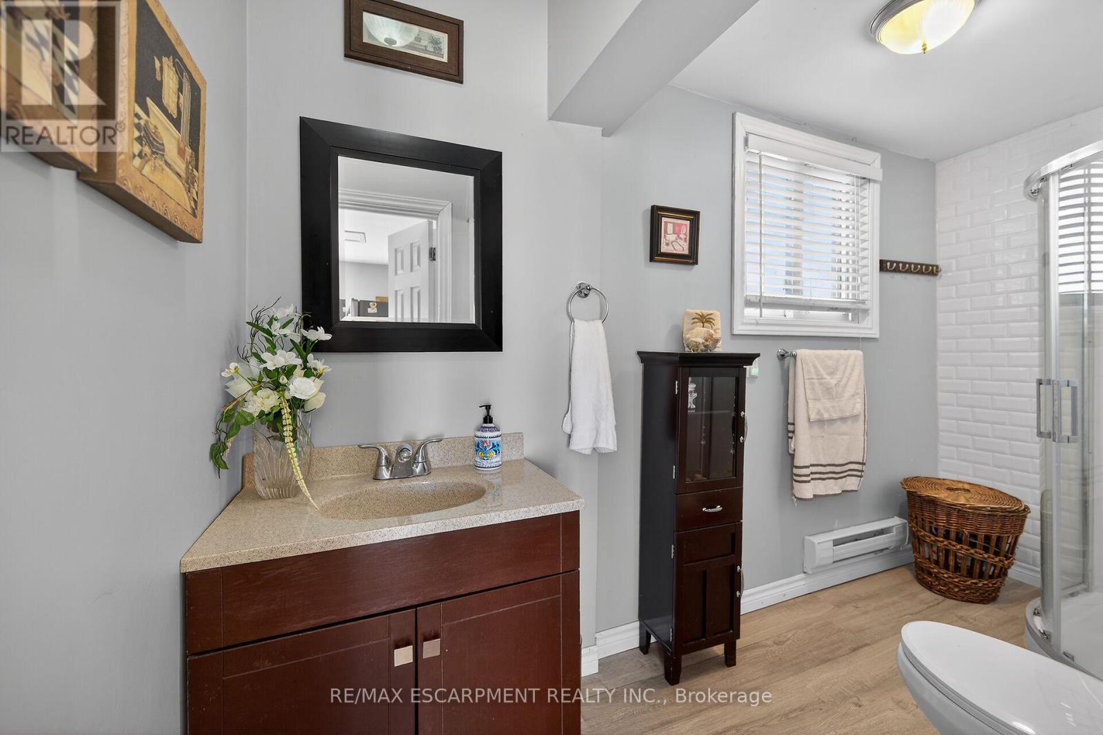 87 LAKESHORE ROAD - 30