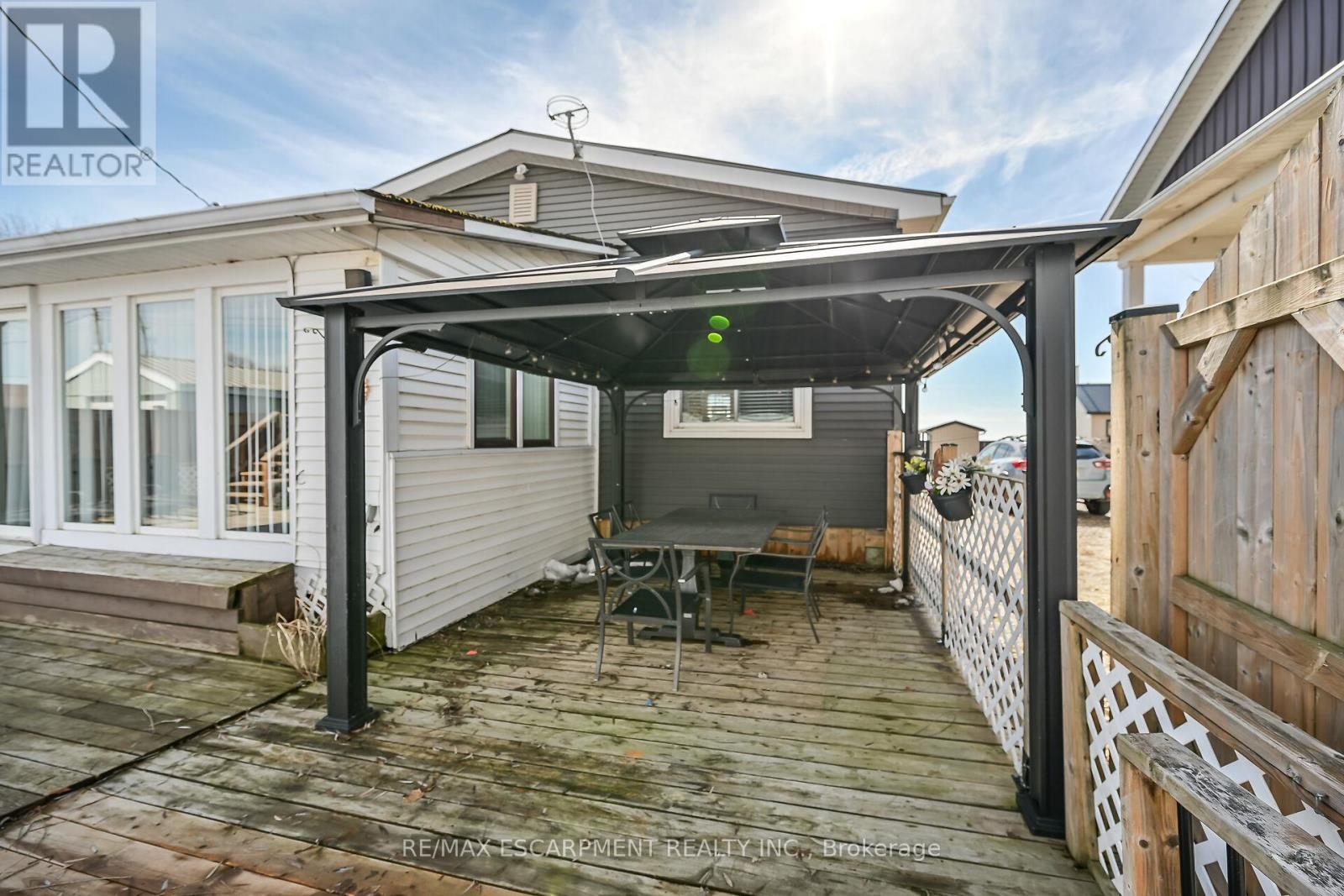 87 LAKESHORE ROAD - 36