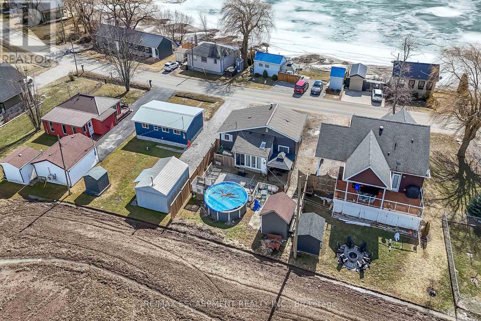 87 LAKESHORE ROAD - 44