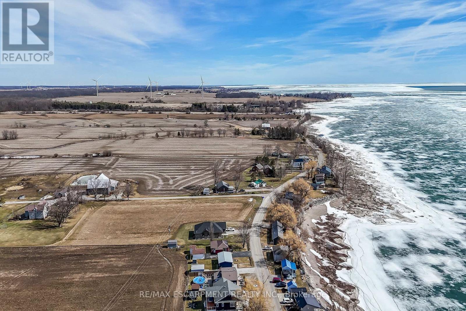 87 LAKESHORE ROAD - 48