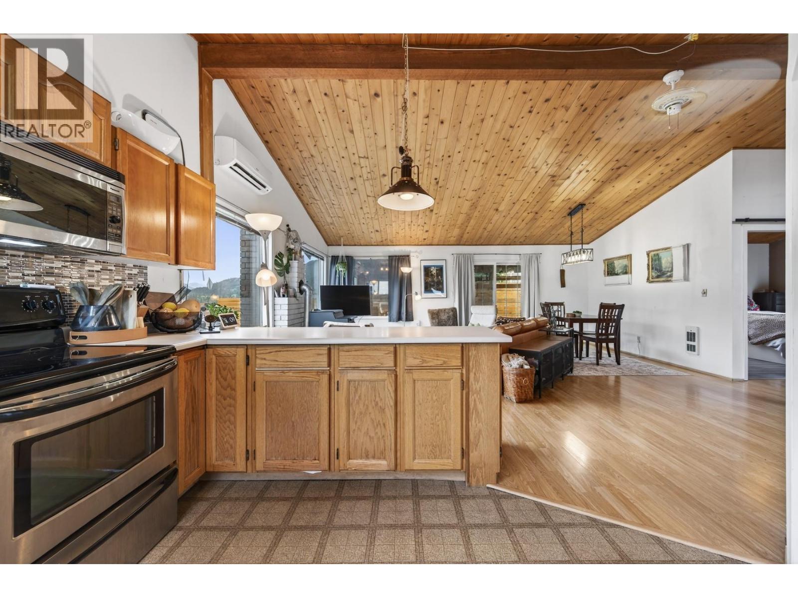 359 MOUNTAINVIEW Road, Lillooet