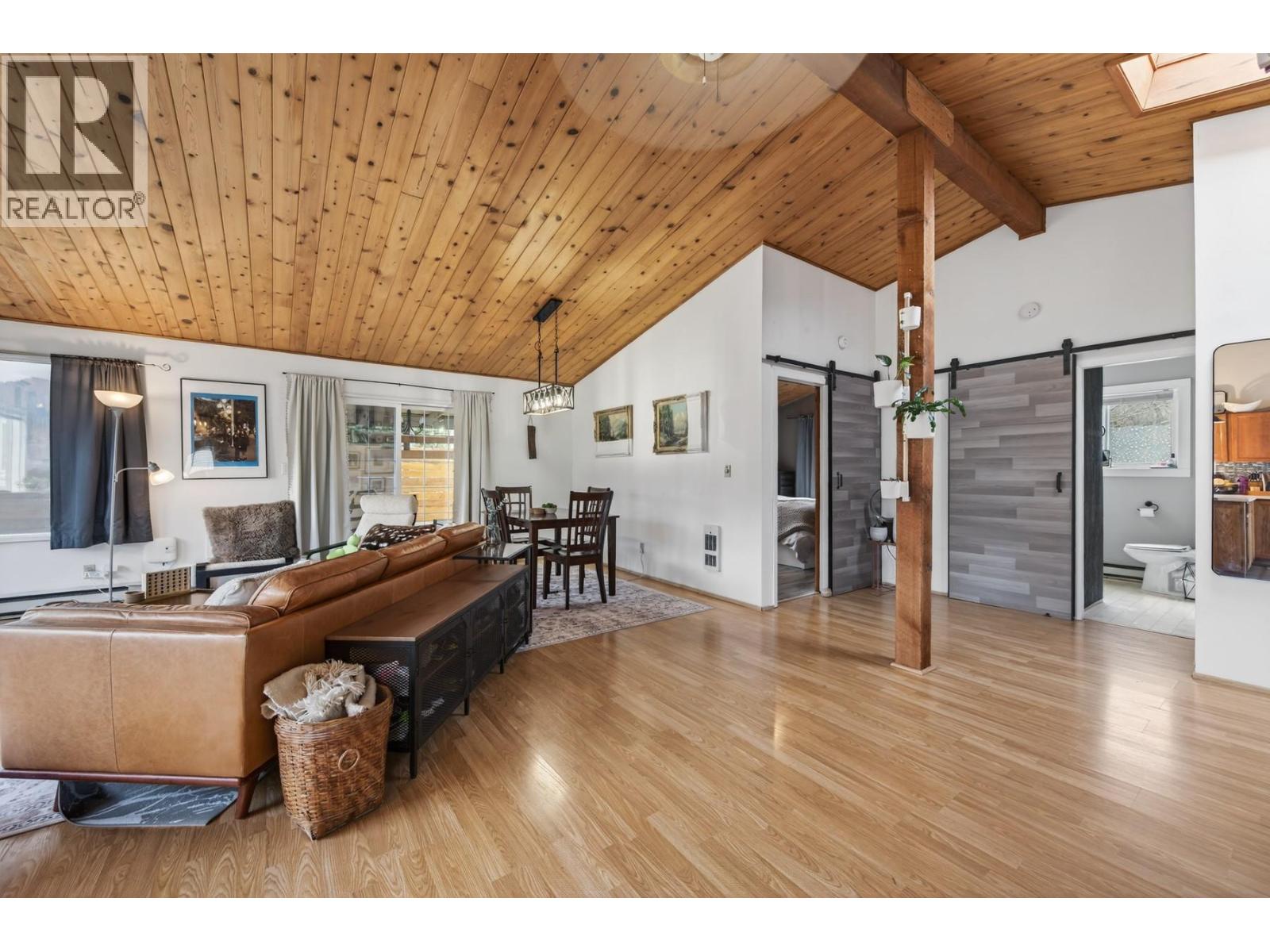 359 MOUNTAINVIEW Road, Lillooet