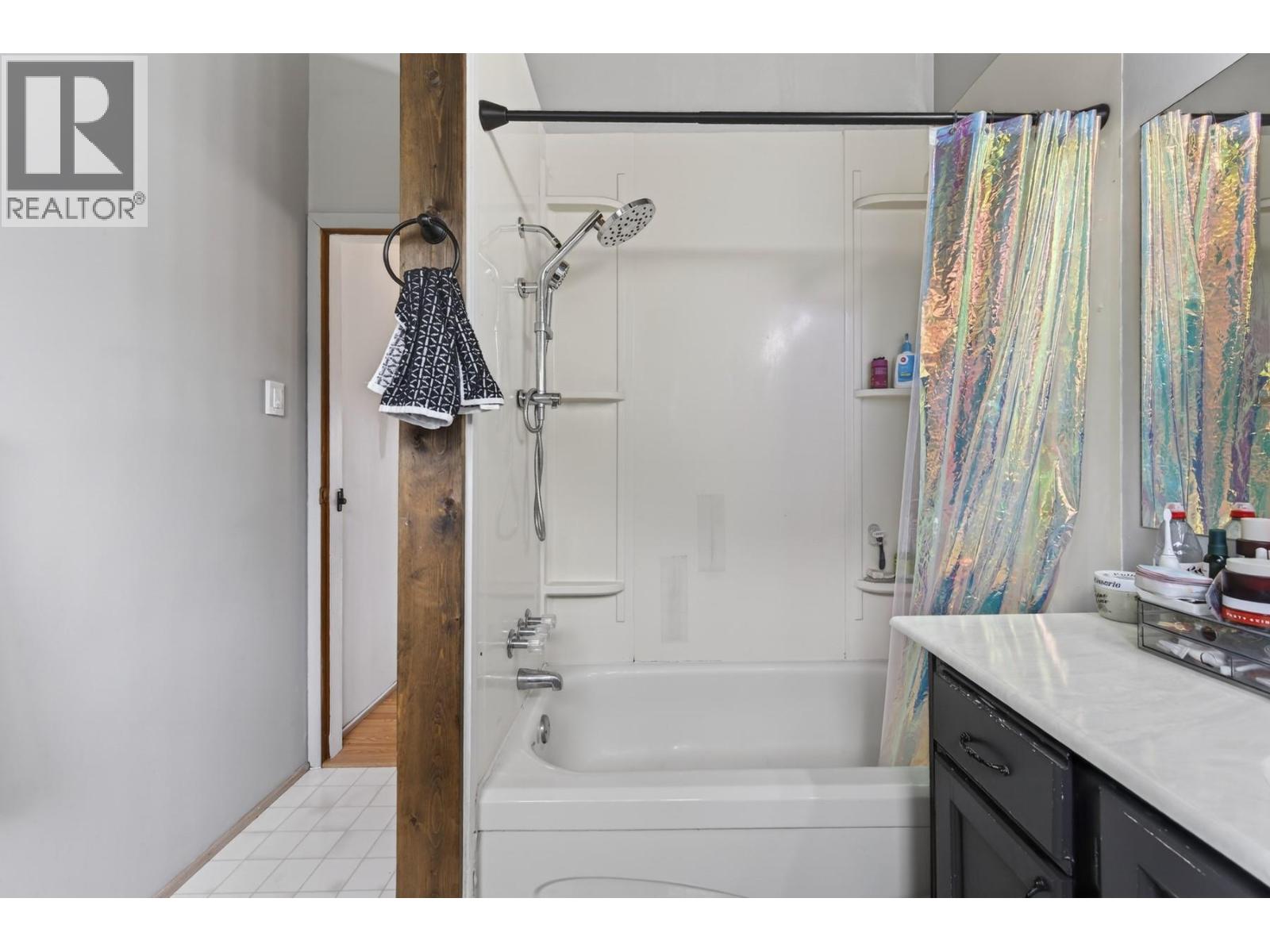 359 MOUNTAINVIEW Road, Lillooet