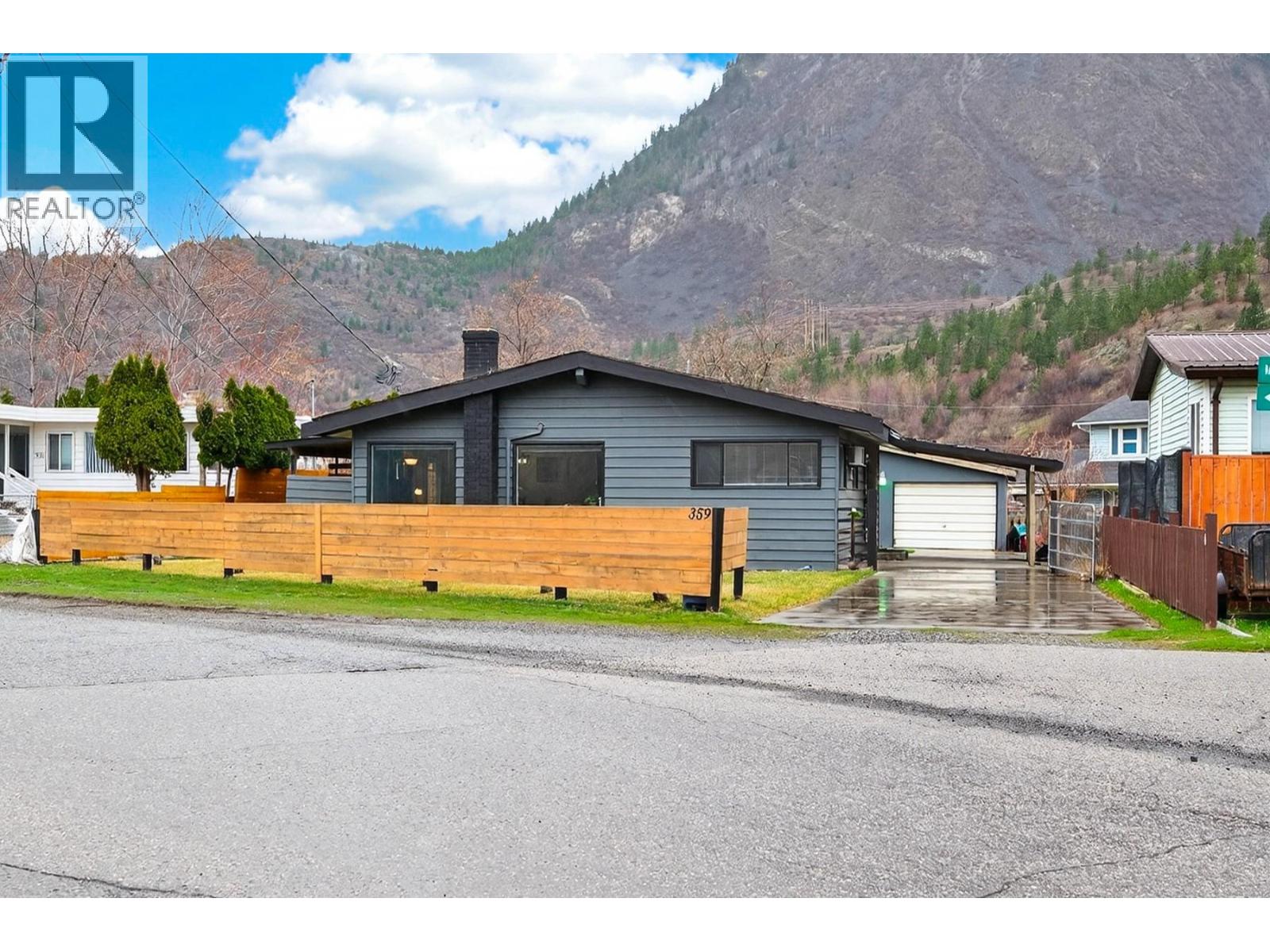 359 MOUNTAINVIEW Road, Lillooet