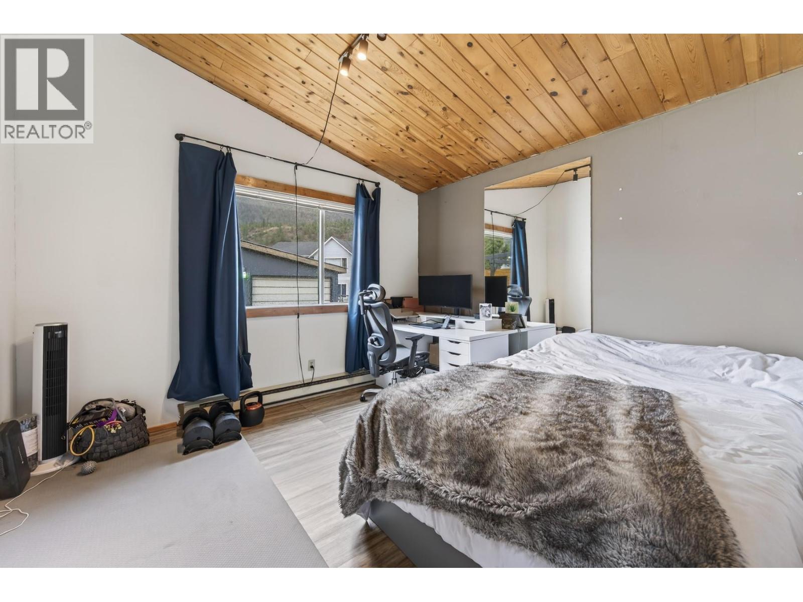 359 MOUNTAINVIEW Road, Lillooet