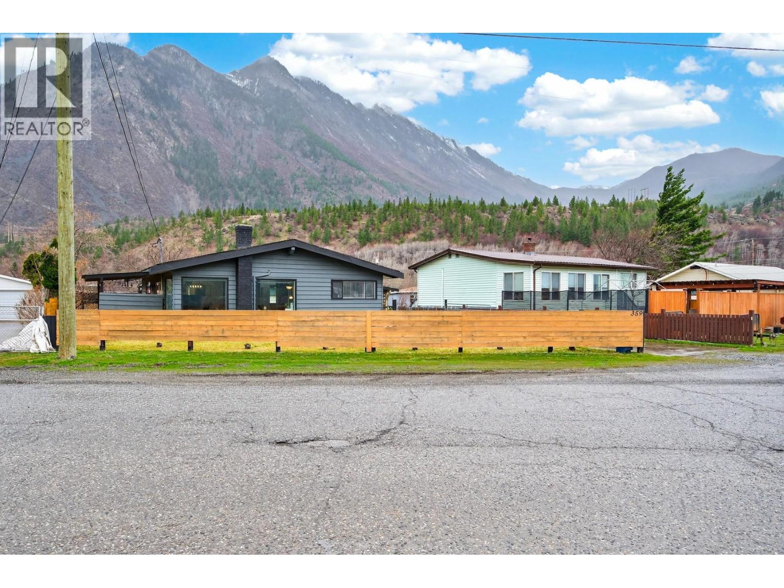 359 MOUNTAINVIEW Road, Lillooet