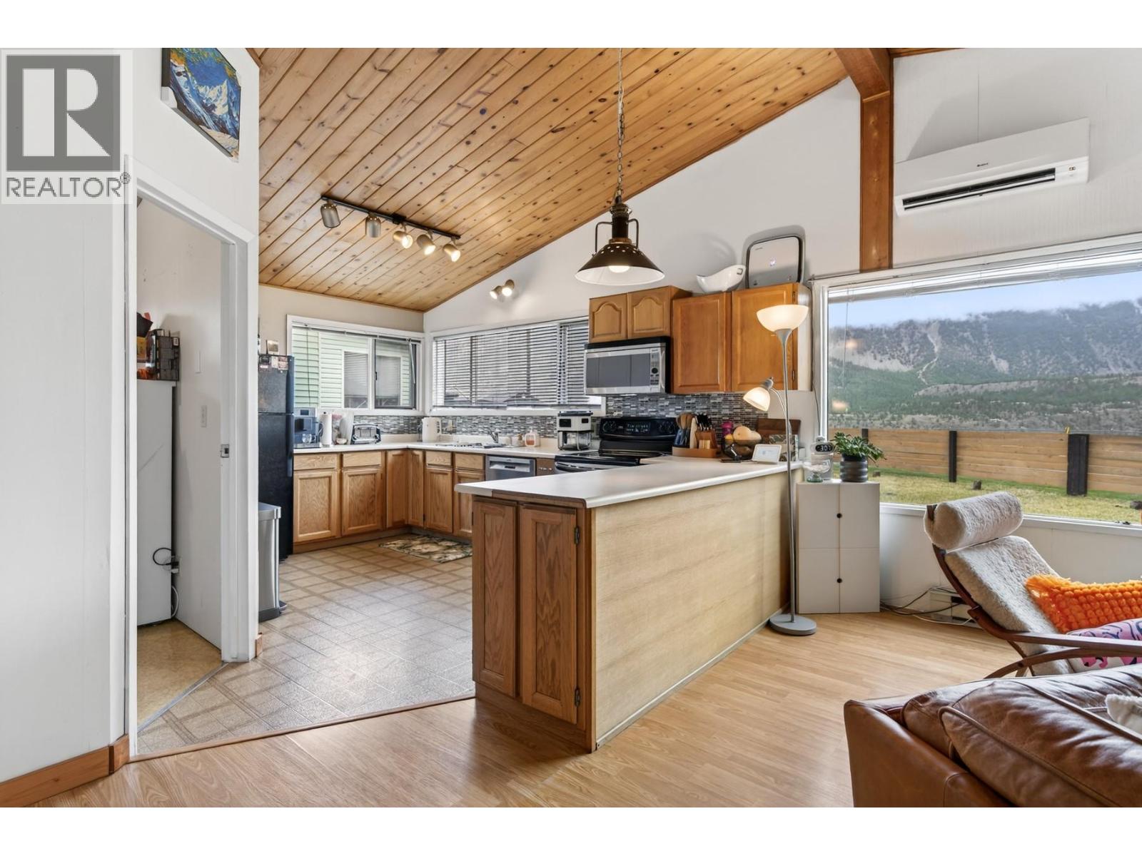 359 MOUNTAINVIEW Road, Lillooet