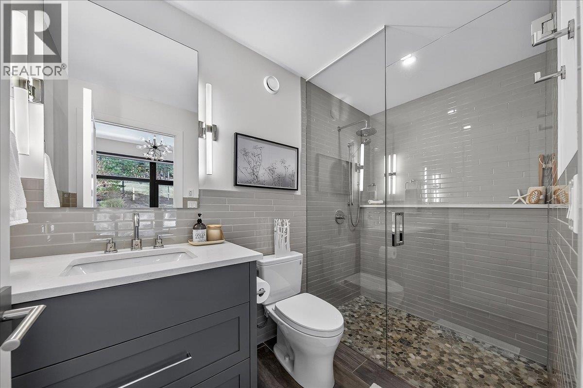  8799 GRAINGER Road, Canal Flats