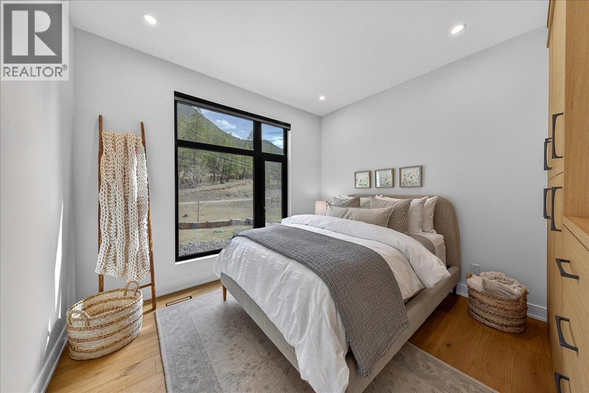  8799 GRAINGER Road, Canal Flats